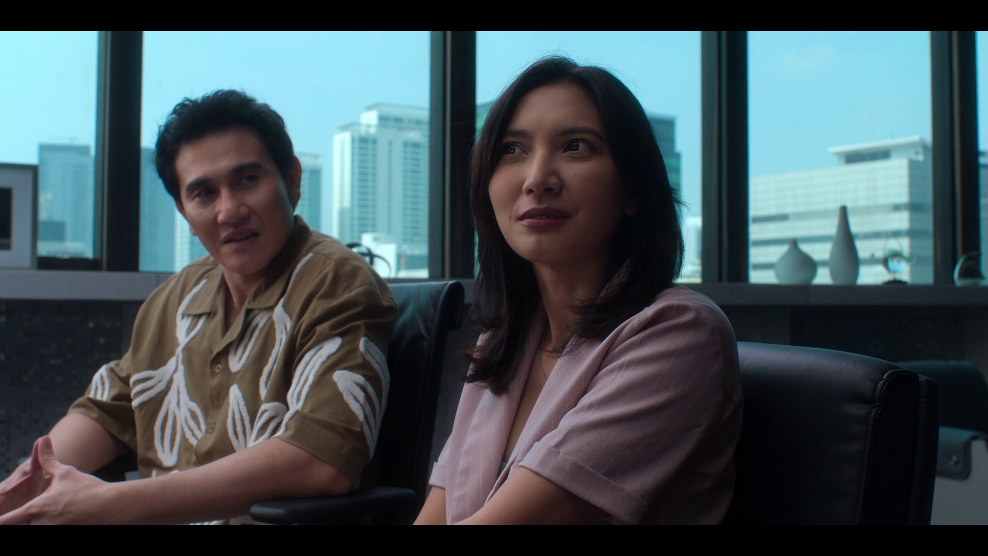 忘我星途 [简繁英字幕].Lost.in.the.Spotlight.2025.1080p.NF.WEB-DL.DDP5.1.Atmos.H264-PandaQT 5.13GB-2.png