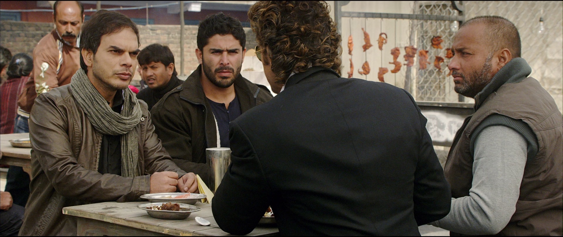 惊情谍变 [中文字幕].Bang.Bang.2014.1080p.BluRay.x265.10bit.DTS-HD.MA.5.1-ParkHD 11.80GB-2.png