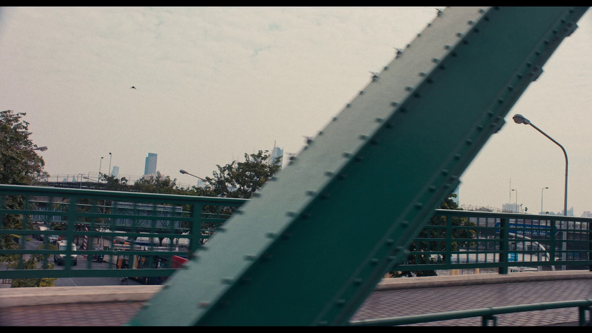 隔楼女孩：我们之间的层距 [简繁英字幕].Flat.Girls.2025.1080p.NF.WEB-DL.DDP.5.1.H.264-DreamHD 6.91GB-7.png