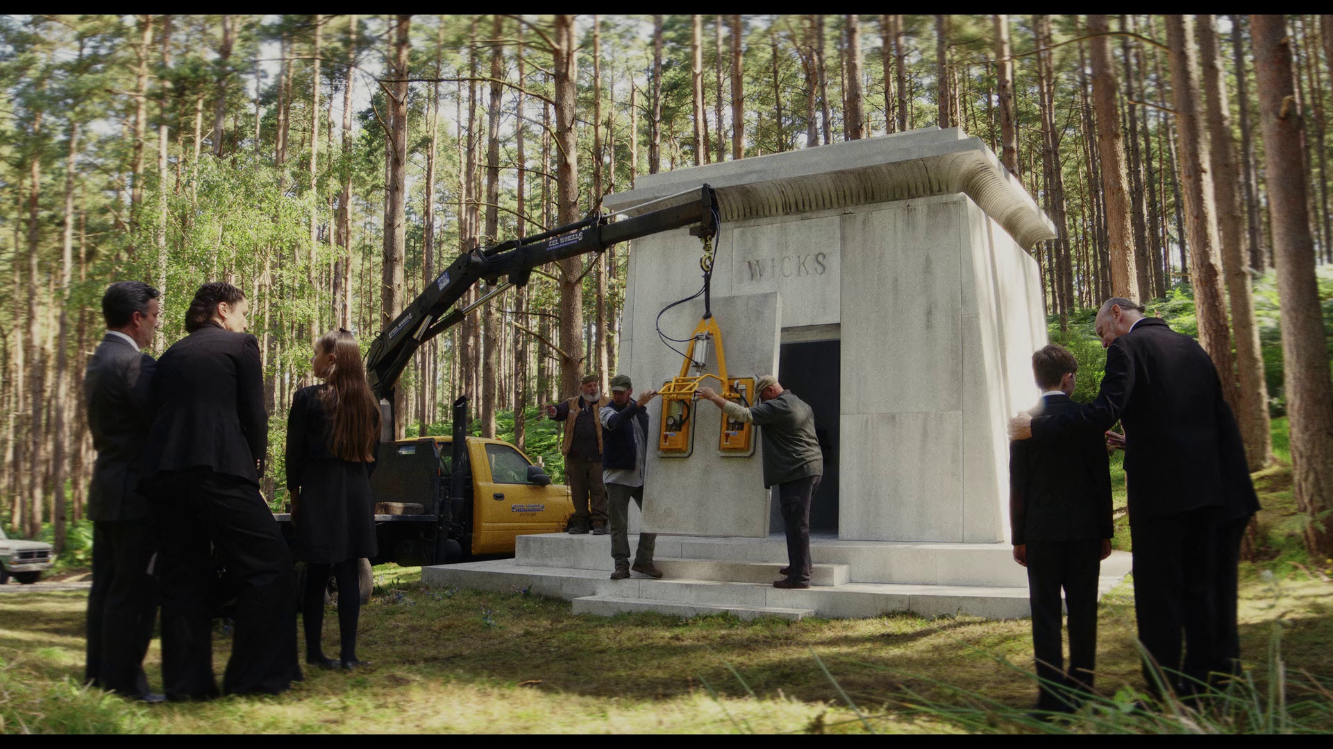 利刃出鞘3 [简繁英字幕].Wake.Up.Dead.Man.A.Knives.Out.Mystery.2025.1080p.NF.WEB-DL.DDP.5.1.Atmos.H.264-DreamHD 8.53GB-4.png