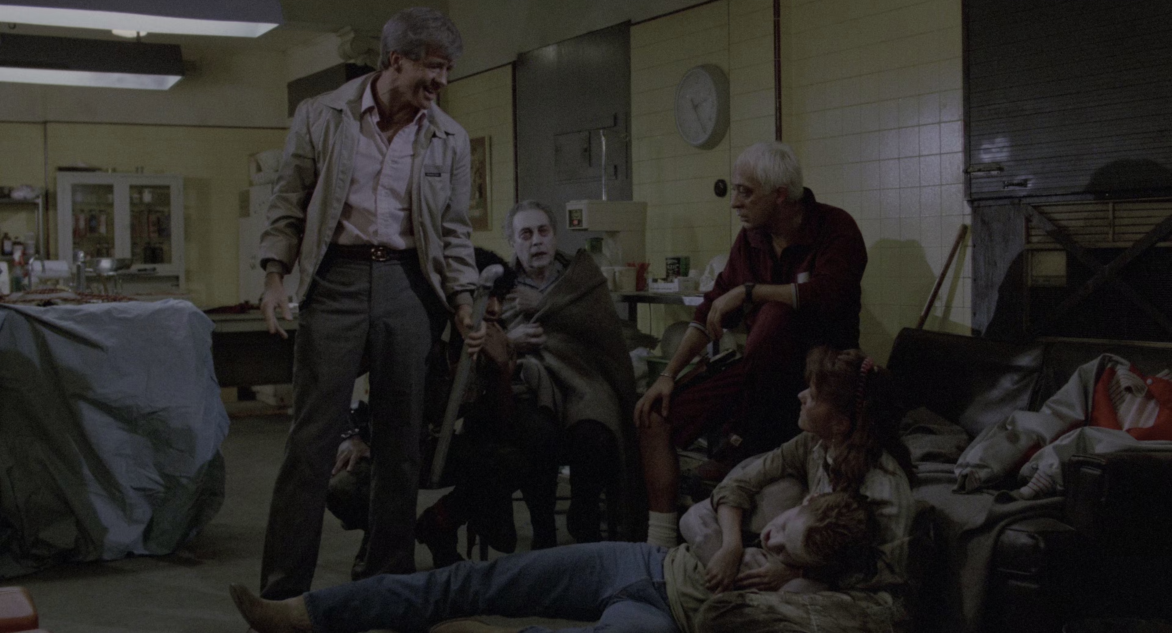 活死人归来 [HDR/杜比视界双版本][简繁英字幕].1985.2160p.UHD.BluRay.DV.x265.10bit.DTS-HD.MA.5.1-ParkHD 18.46GB-6.png