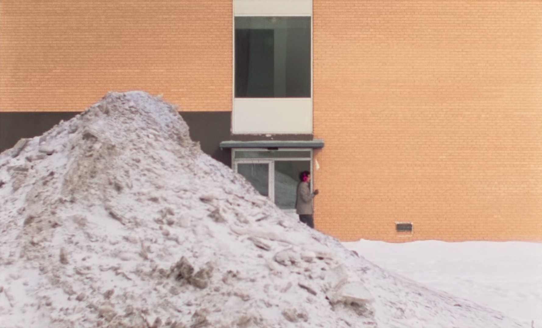 共同的语言 [简繁英字幕].Une.langue.universelle.2024.1080p.Bluray.DTS-HD.MA5.1.x265.10bit-DreamHD 4.51GB-5.png