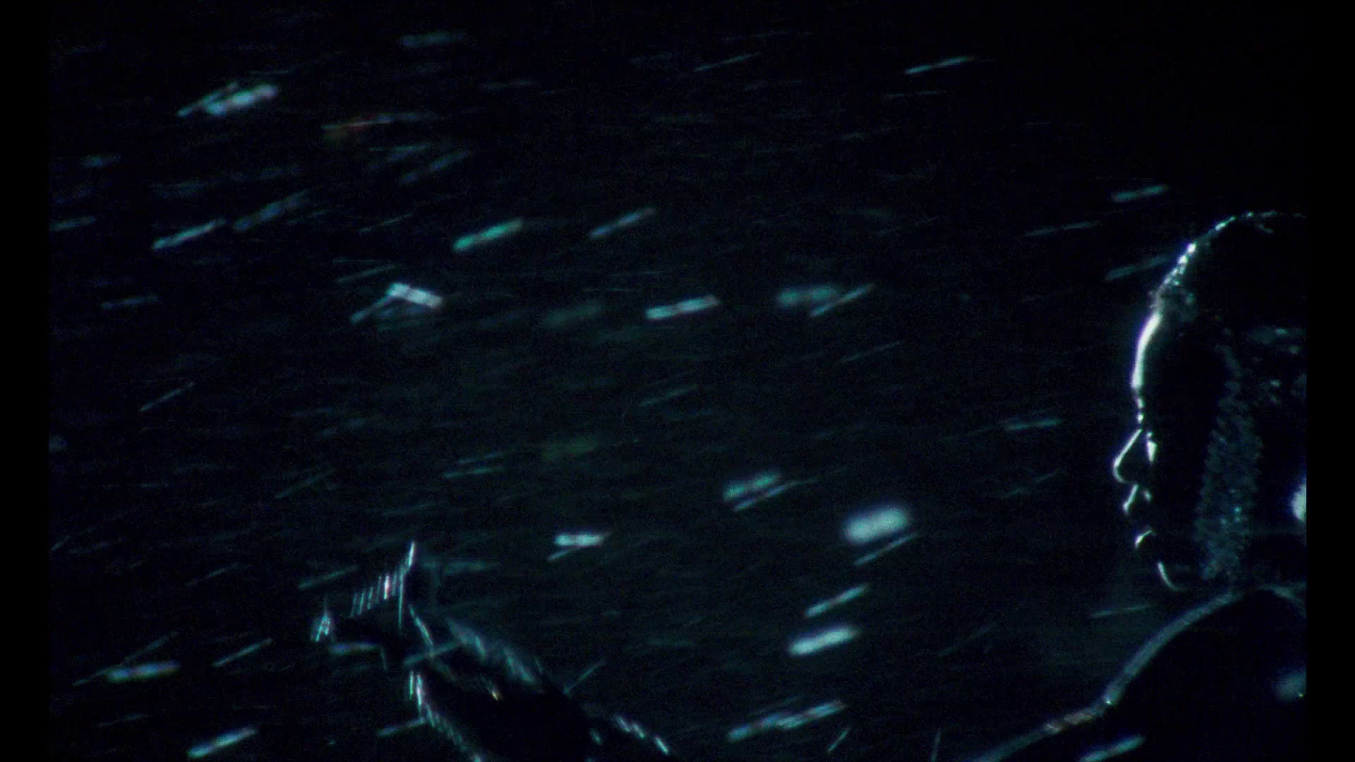 共同的语言 [中文字幕].Une.langue.universelle.2024.1080p.Bluray.AAC.2.0.x264-DreamHD 2.62GB-6.png