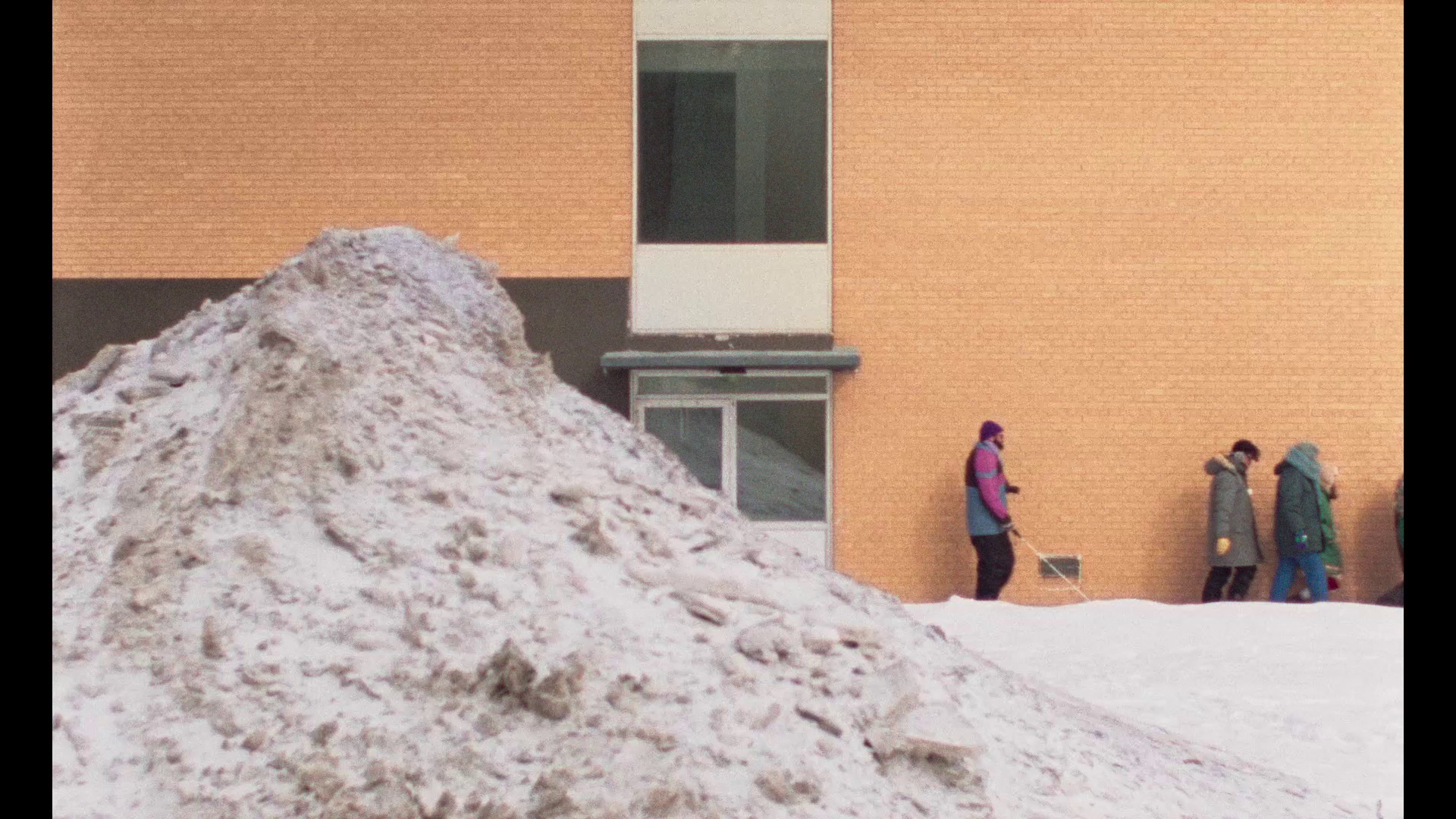 共同的语言 [简繁英字幕].Une.langue.universelle.2024.1080p.Bluray.Remux.AVC.DTS-HD.MA5.1-DreamHD 17.97GB-5.png