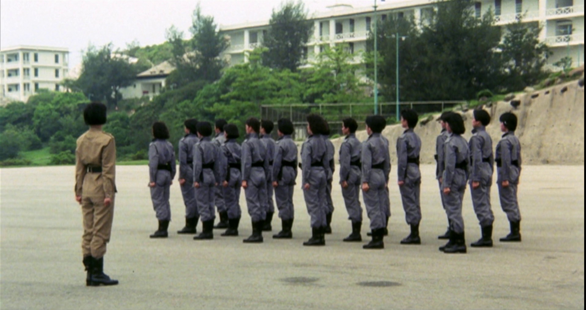 霸王花 [国粤多音轨/简繁英字幕].The.Inspector.Wear.Skirts.1988.1080p.BluRay.x264.DTS.2Audio-QuickIO 10.78GB-2.png