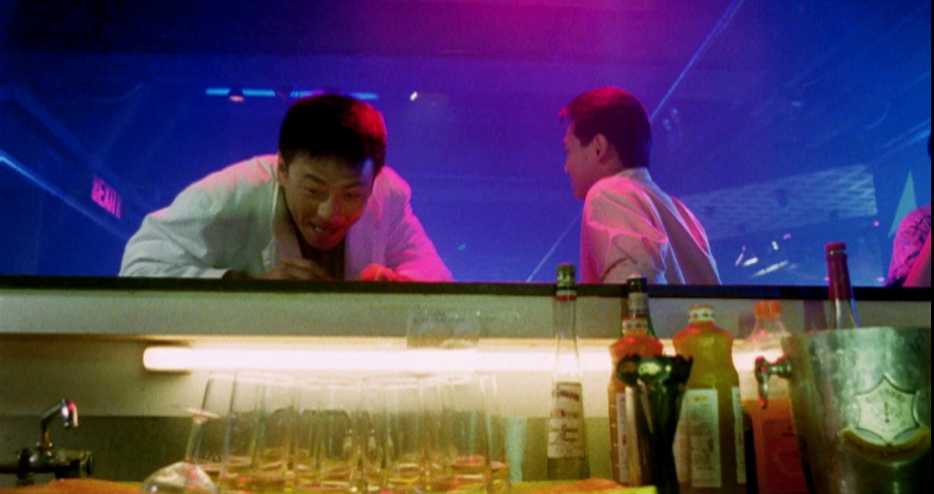 霸王花 [国粤多音轨/简繁英字幕].The.Inspector.Wear.Skirts.1988.1080p.BluRay.x264.DTS.2Audio-QuickIO 10.78GB-4.png