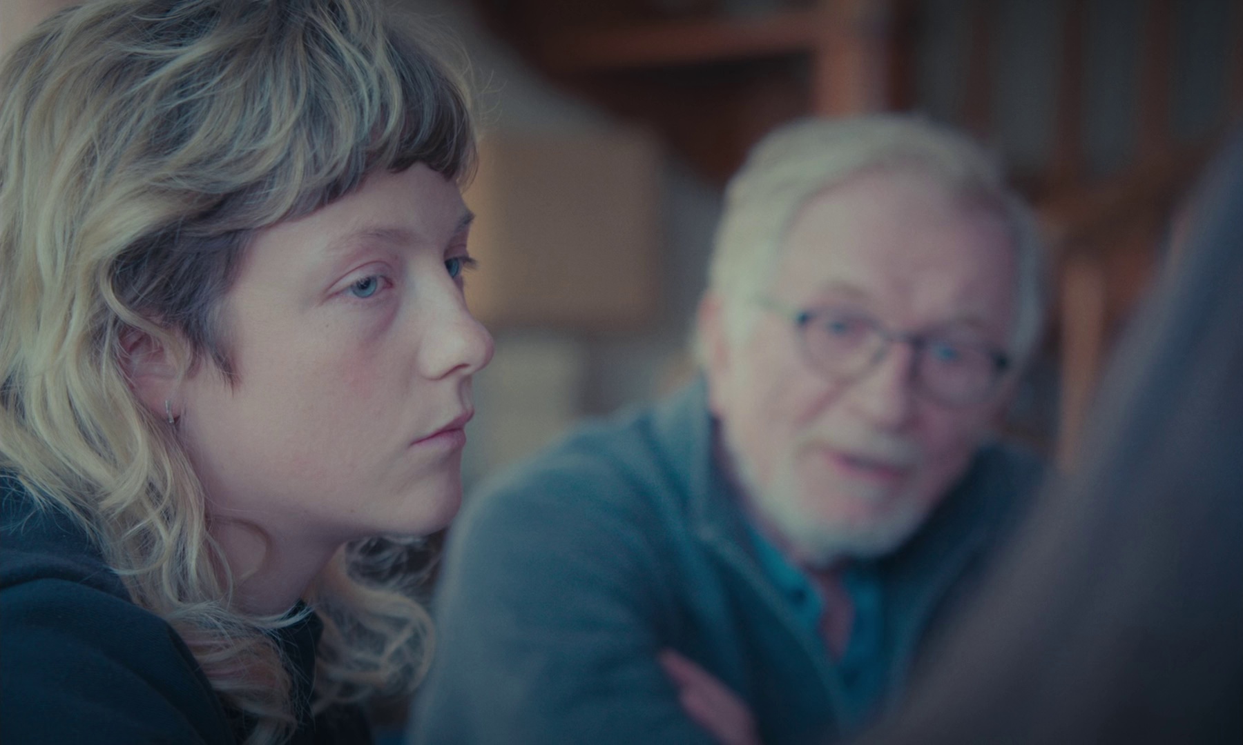 外语 [中文字幕].Langue.Etrangere.2024.1080p.Bluray.DTS-HD.MA.5.1.x265.10bit-DreamHD 6.20GB-4.png