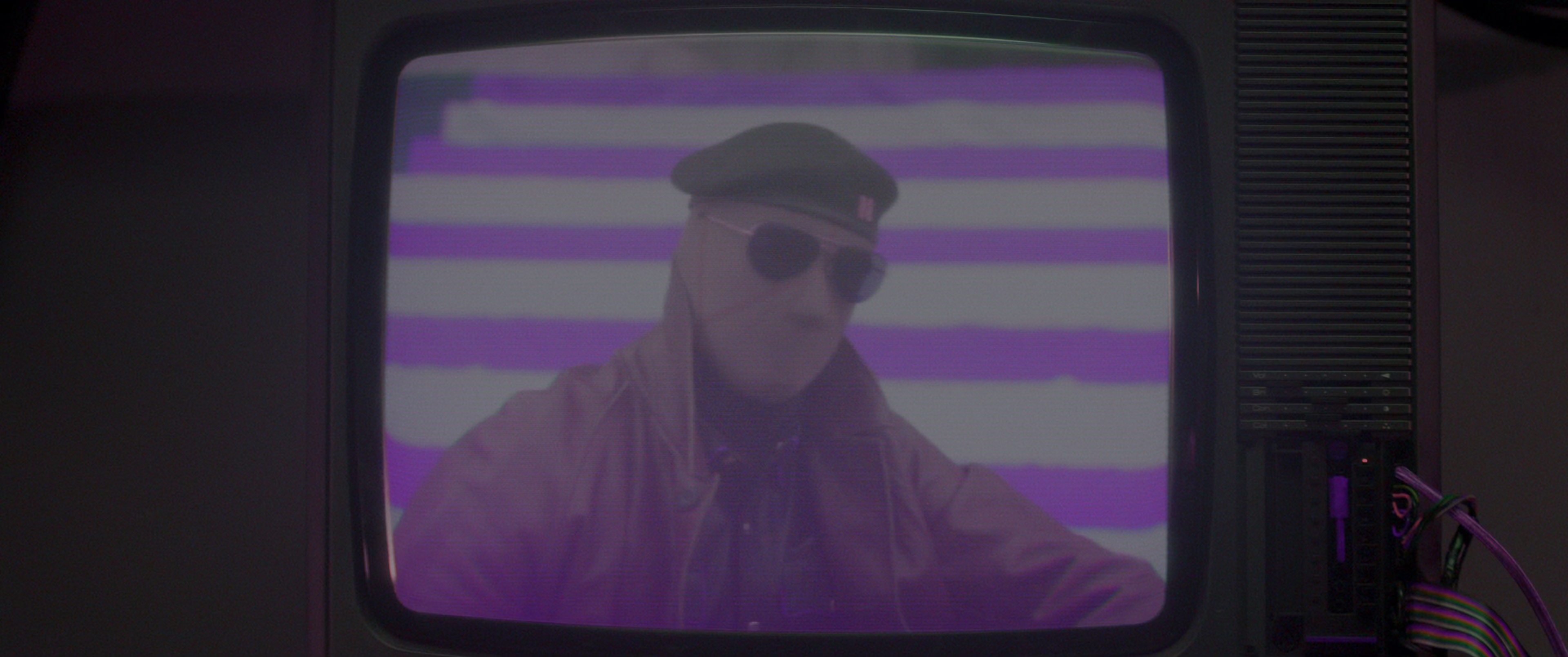 猎杀游戏 [杜比视界版本][无字片源].The.Running.Man.2025.2160p.iTunes.WEB-DL.DDP.5.1.Atmos.DV.H.265-DreamHD 23.82GB-5.png