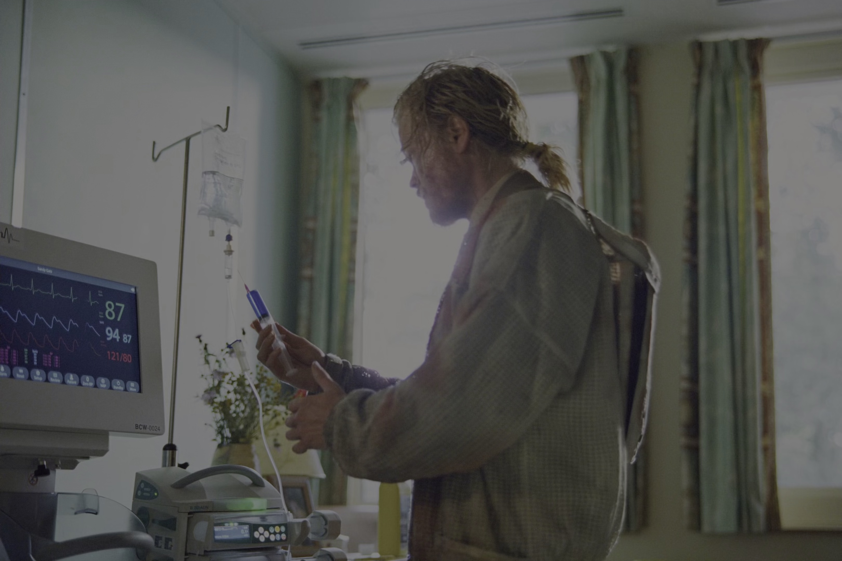 拯救地球 [中文字幕/特效字幕].Bugonia.2025.BluRay.2160p.TrueHD7.1.HDR.x265.10bit-DreamHD 22.22GB-6.png