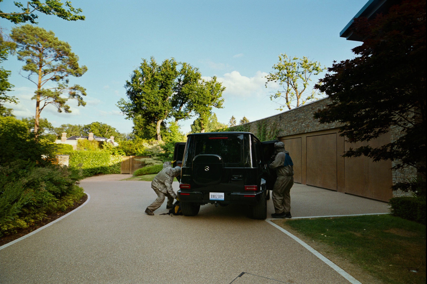 拯救地球 [中文字幕].Bugonia.2025.1080p.BluRay.x264-CTRLHD 12.79GB-2.png