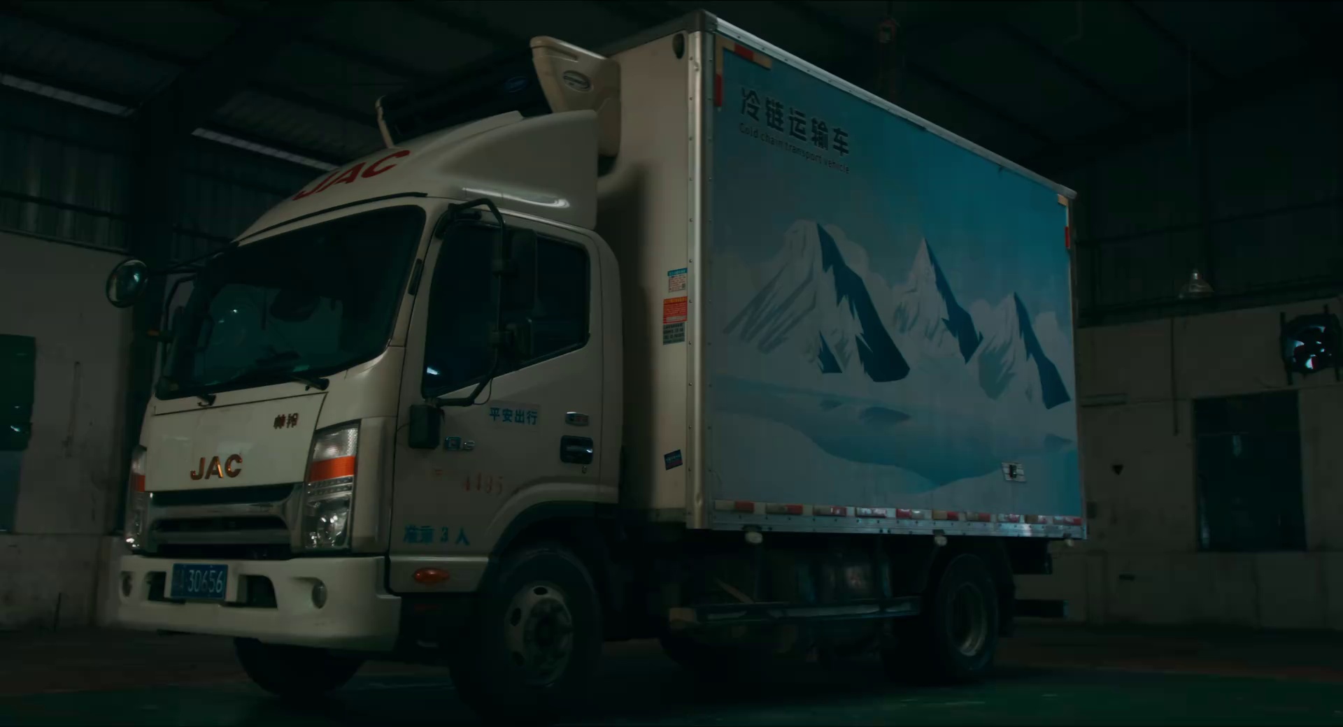 一起过家家 [国语配音/中文字幕].Family.Swap.2025.2160p.WEB-DL.H265.DTS5.1-PandaQT 2.12GB-7.png