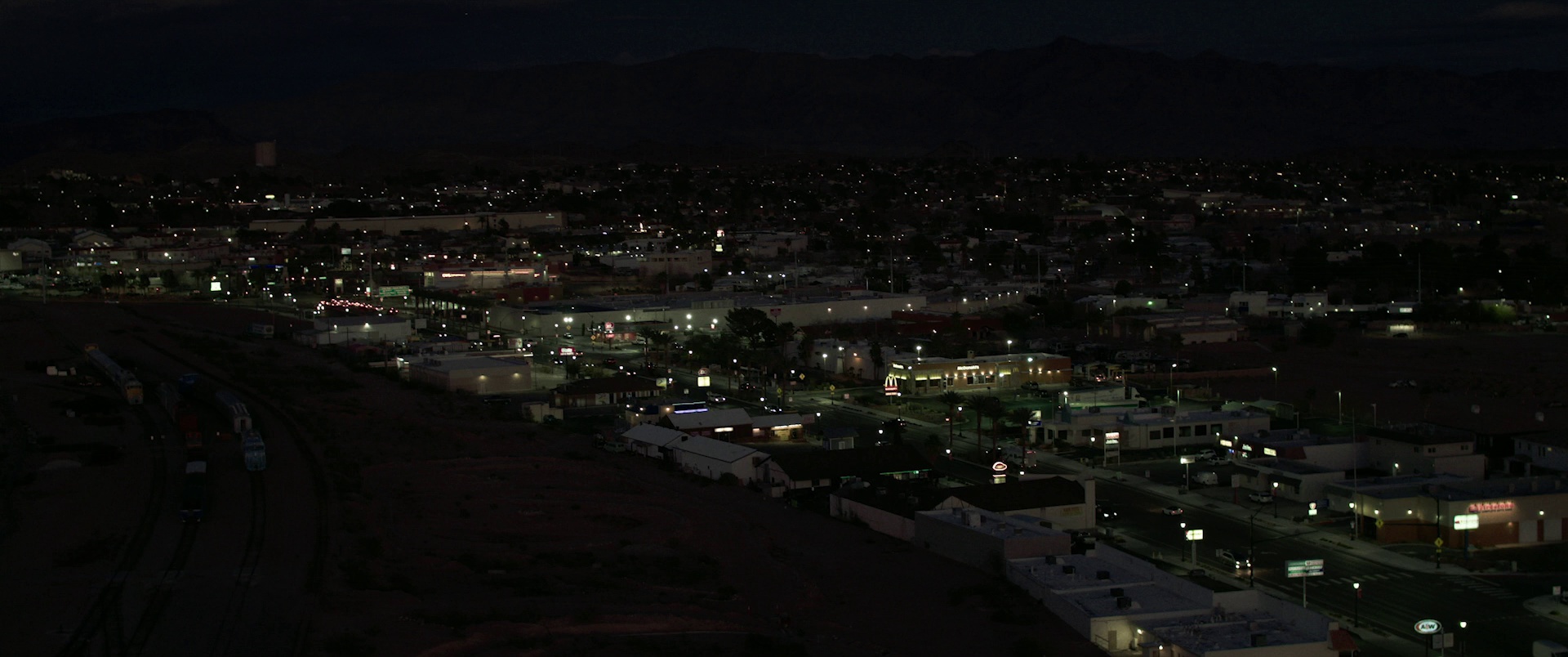 荒漠黎明 [中文字幕].Desert.Dawn.2025.1080p.BluRay.x264.DTS-HD.MA.5.1-ParkHD 7.36GB-4.png