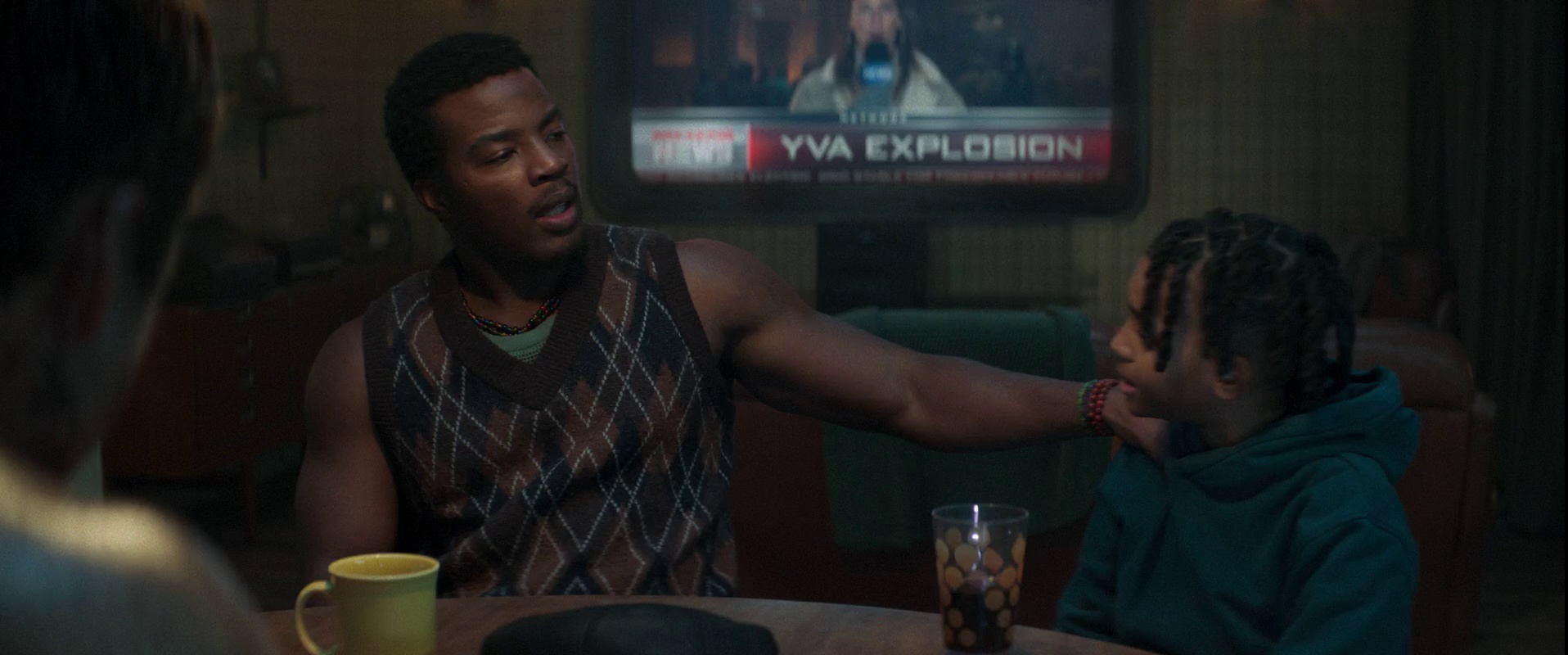 猎杀游戏 [中文字幕].The.Running.Man.2025.REPACK.2160p.iTunes.WEB-DL.DDP.5.1.Atmos.HDR10/.H.265-DreamHD 23.72GB-4.png