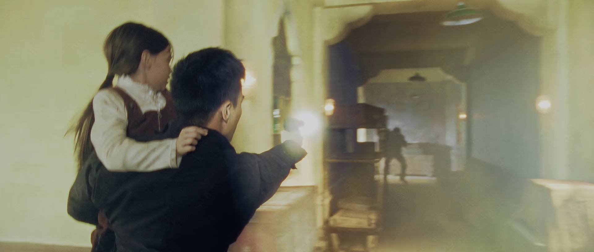 雷霆营救 [无字片源].Thunderbolt.Rescue.2025.1080p.WEB-DL.H264.AAC-QuickIO 0.98GB-5.png