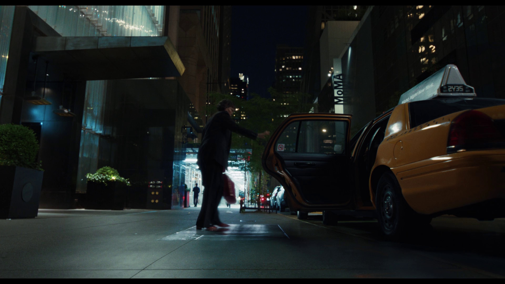 玫瑰 [简繁英字幕].The.Roses.2025.1080p.DSNP.WEB-DL.DDP5.1.Atmos.H264-PandaQT 5.09GB-4.png