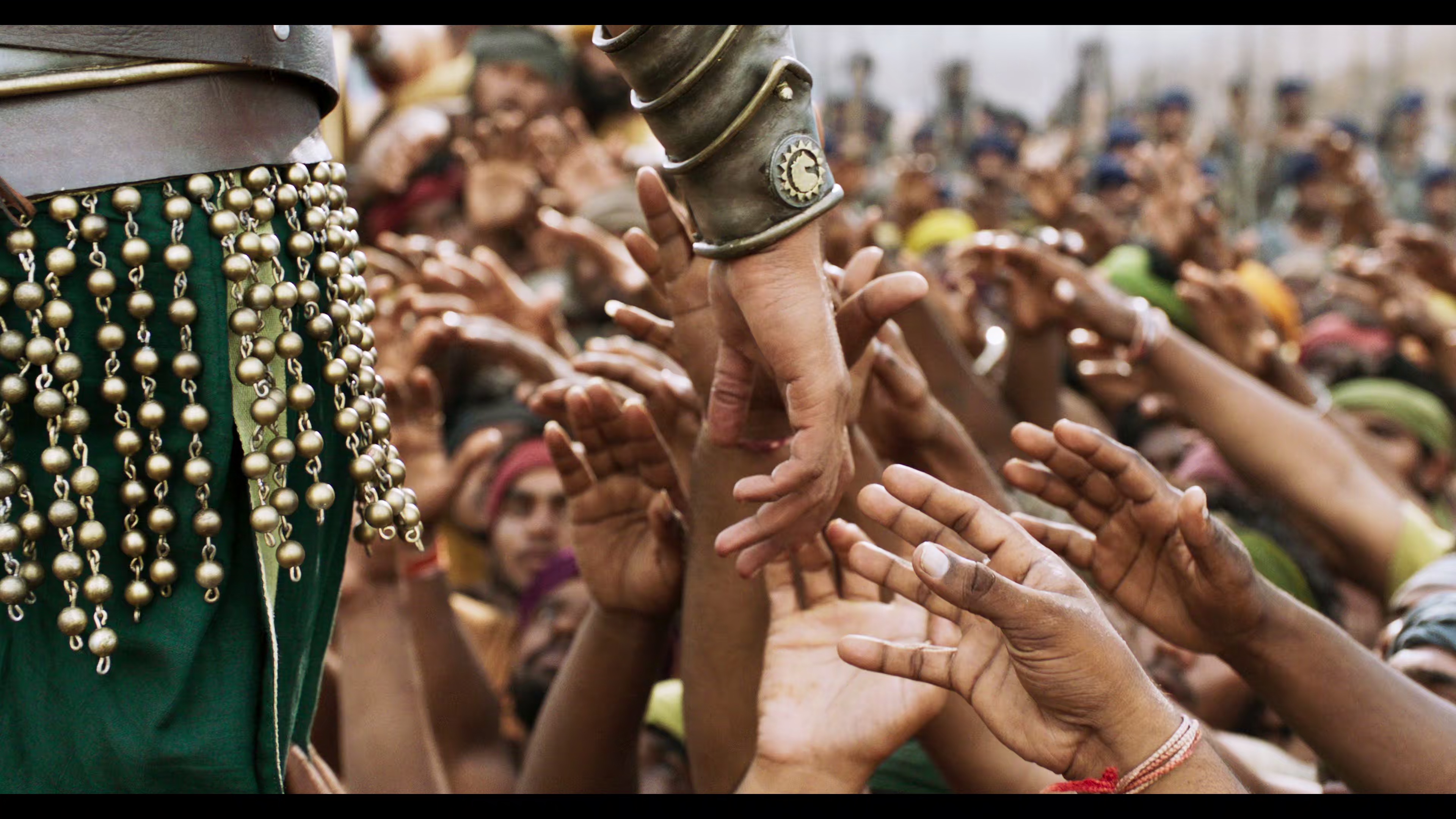 巴霍巴利王：史诗 [无字片源].Baahubali.The.Epic.2025.2160p.NF.WEB-DL.DDP.5.1.H.265-DreamHD 21.54GB-7.png