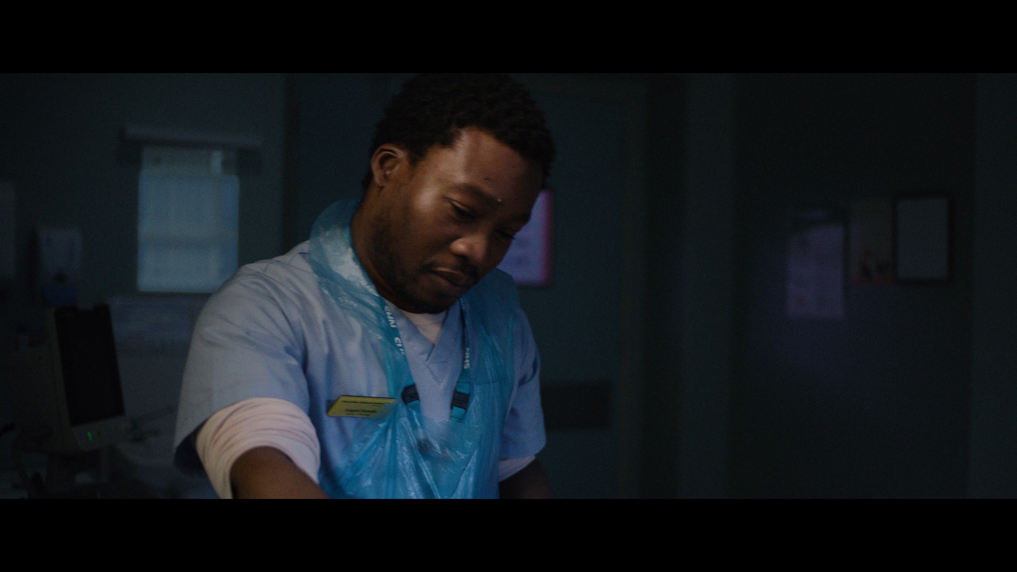 再见琼 [简繁英字幕].Goodbye.June.2025.2160p.NF.WEB-DL.DDP.5.1.Atmos.H.265-DreamHD 14.88GB-3.png