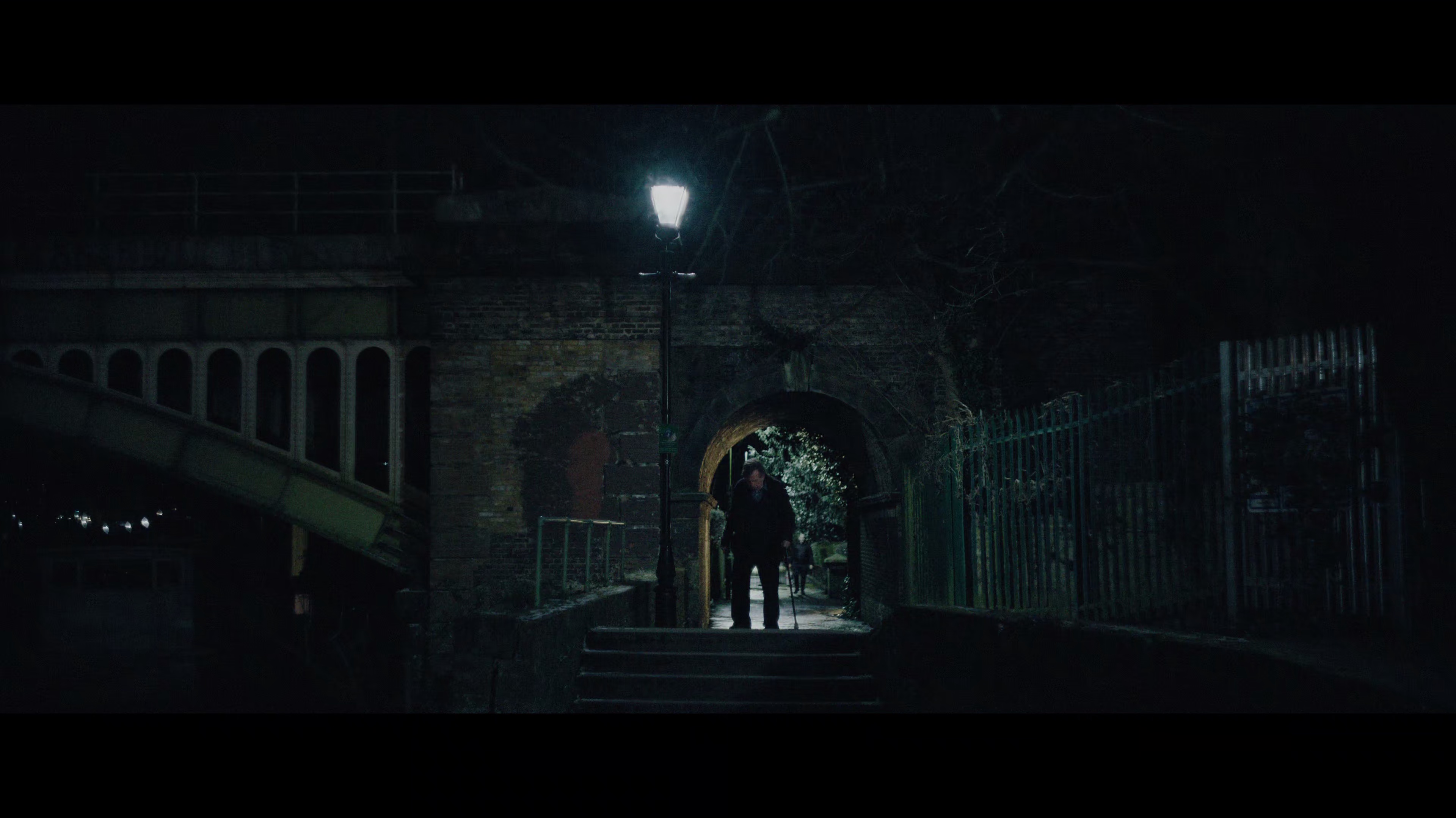 再见琼 [简繁英字幕].Goodbye.June.2025.2160p.NF.WEB-DL.DDP.5.1.Atmos.H.265-DreamHD 14.88GB-6.png