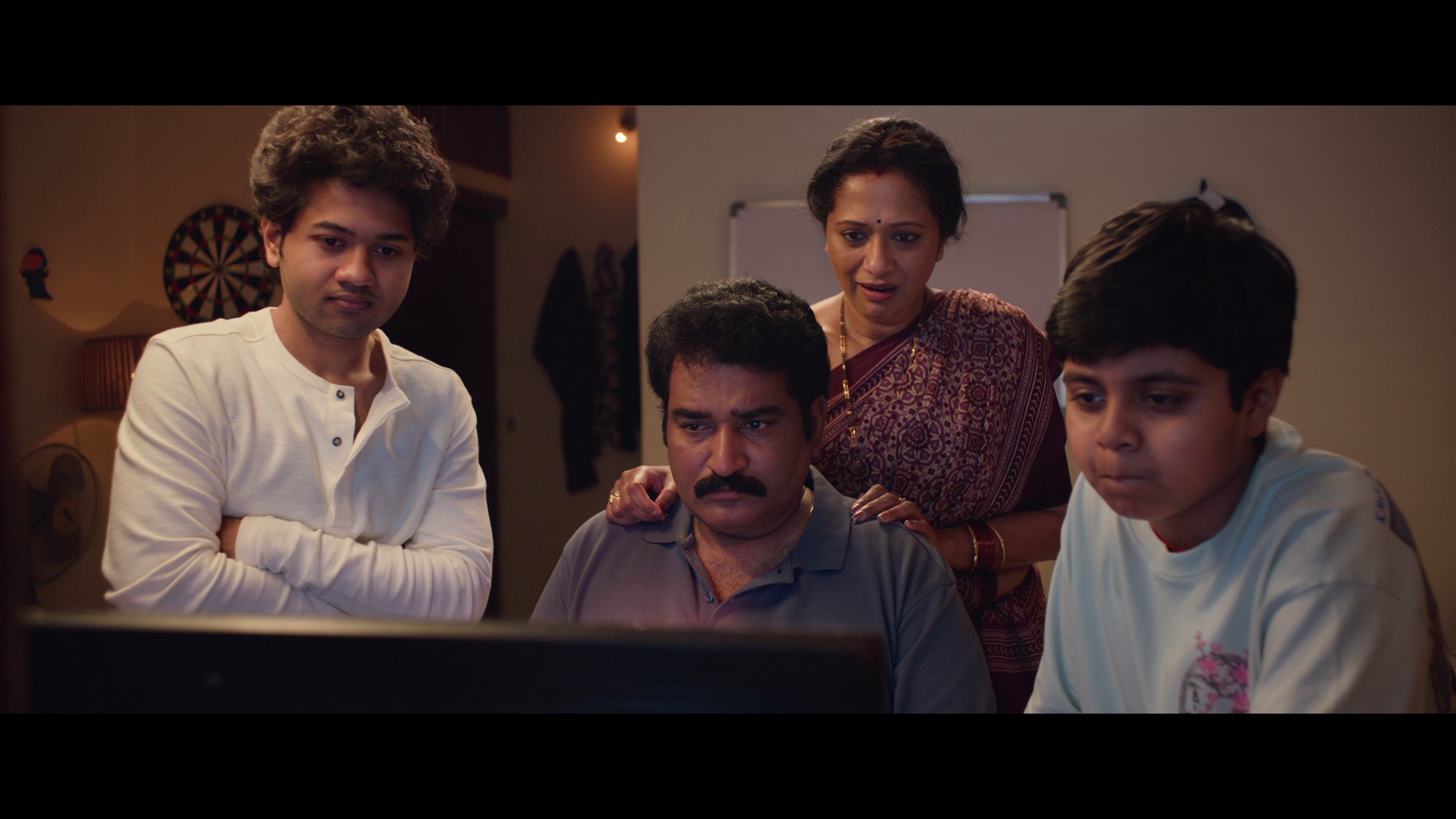 心心相印 [无字片源].Little.Hearts.2025.2160p.NF.WEB-DL.DDP.5.1.H.265-DreamHD 17.46GB-7.png