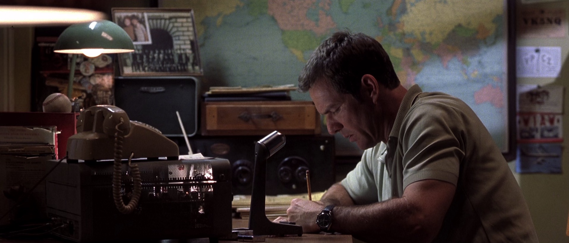 黑洞频率 [简繁英字幕].Frequency.2000.1080p.BluRay.x265.10bit.DTS-QuickIO 6.62GB-5.png