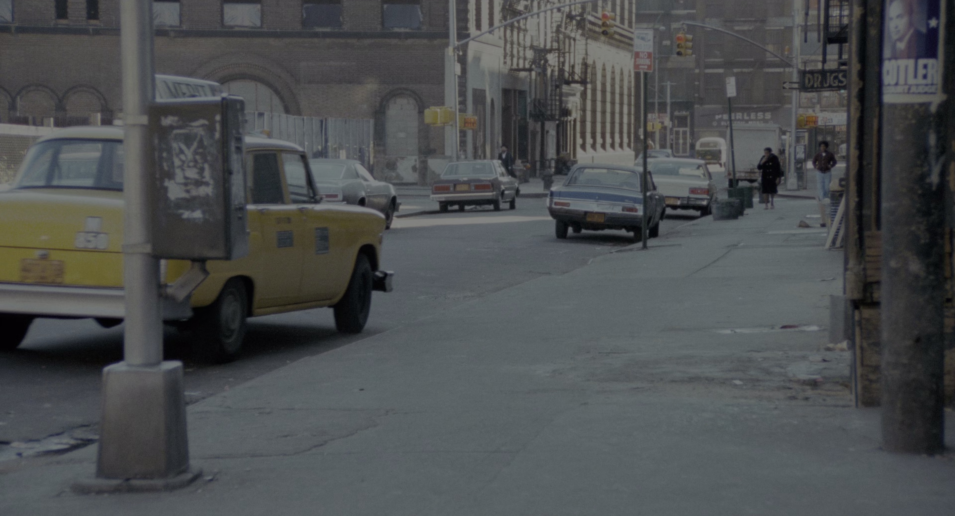 四五口径女郎 [HDR/杜比视界双版本][简繁英字幕].Ms.5.1981.2160p.UHD.BluRay.DV.x265.10bit.LPCM1.0-ParkHD 13.52GB-3.png