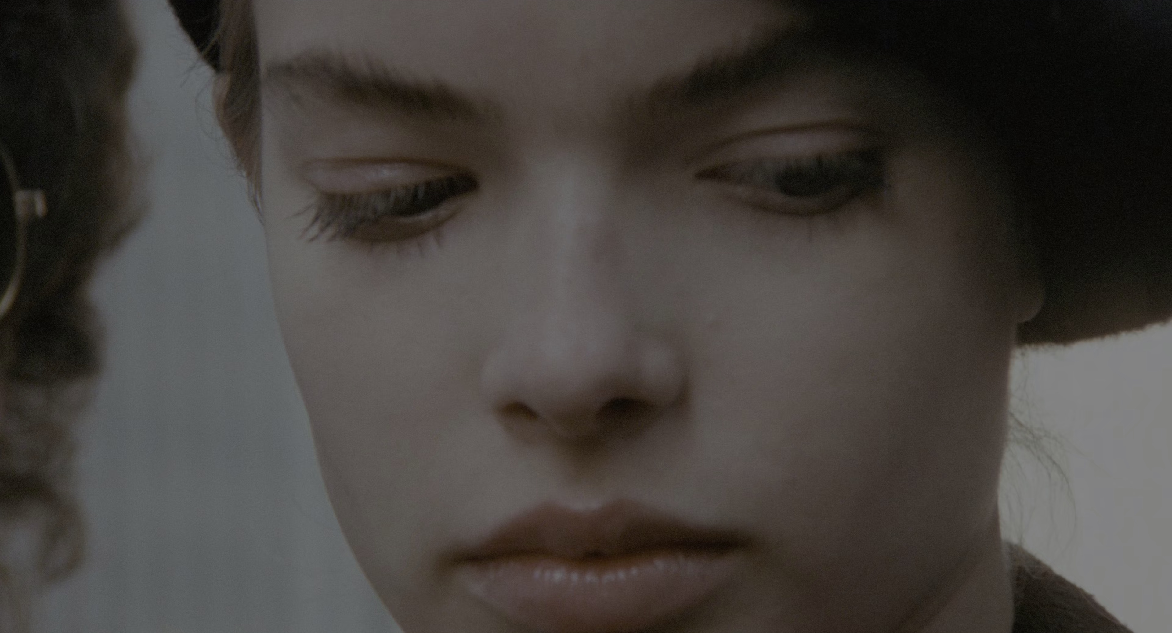 四五口径女郎 [HDR/杜比视界双版本][简繁英字幕].Ms.5.1981.2160p.UHD.BluRay.DV.x265.10bit.LPCM1.0-ParkHD 13.52GB-4.png