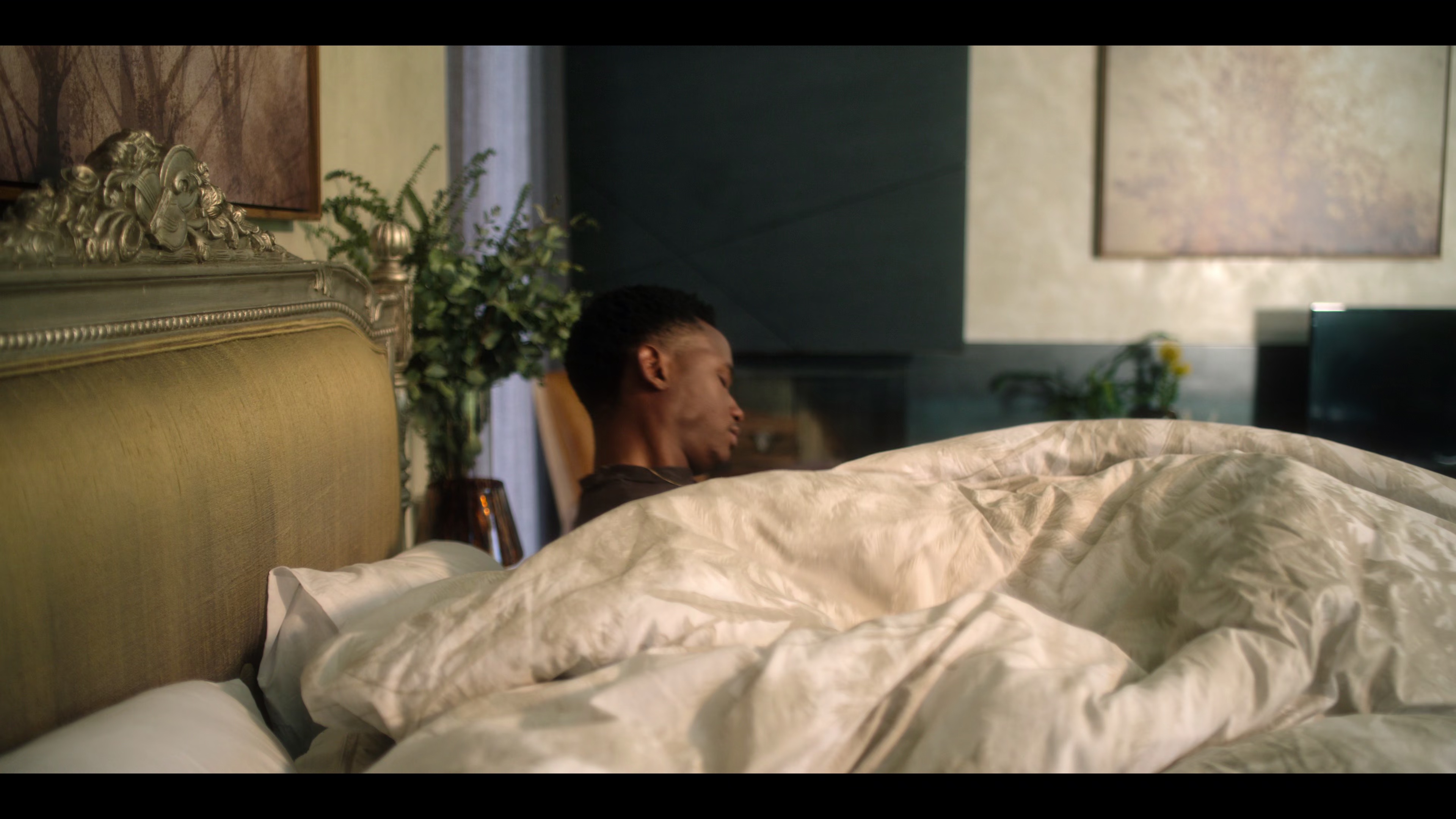 醇爱恋曲 [简繁英字幕].Love.and.Wine.2025.2160p.NF.WEB-DL.DDP5.1.HDR.H.265-PandaQT 14.06GB-5.png