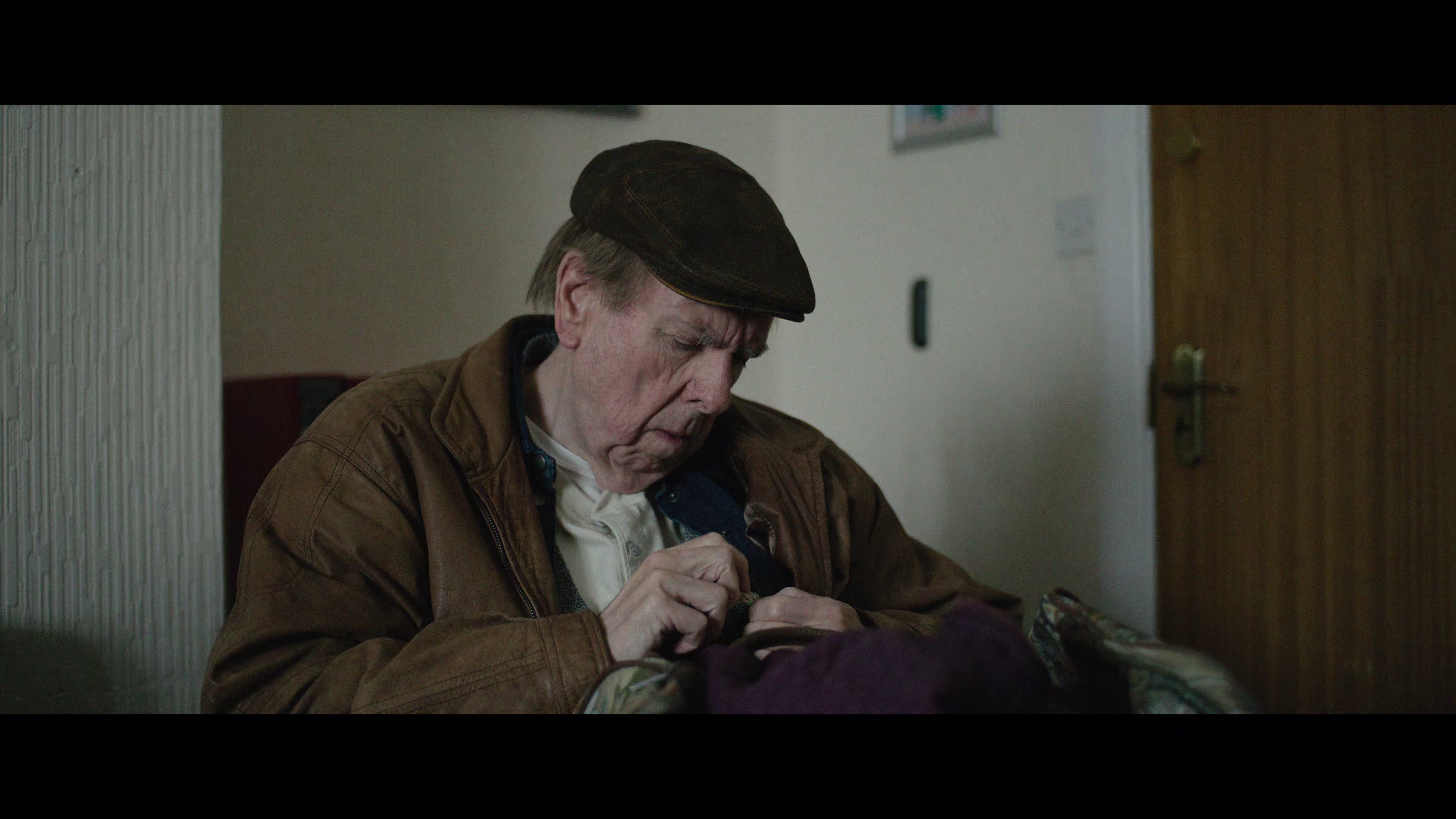 再见琼 简繁英字幕].Goodbye.June.2025.2160p.NF.WEB-DL.DDP5.1.Atmos.HDR.H.265-PandaQT 15.74GB-2.png