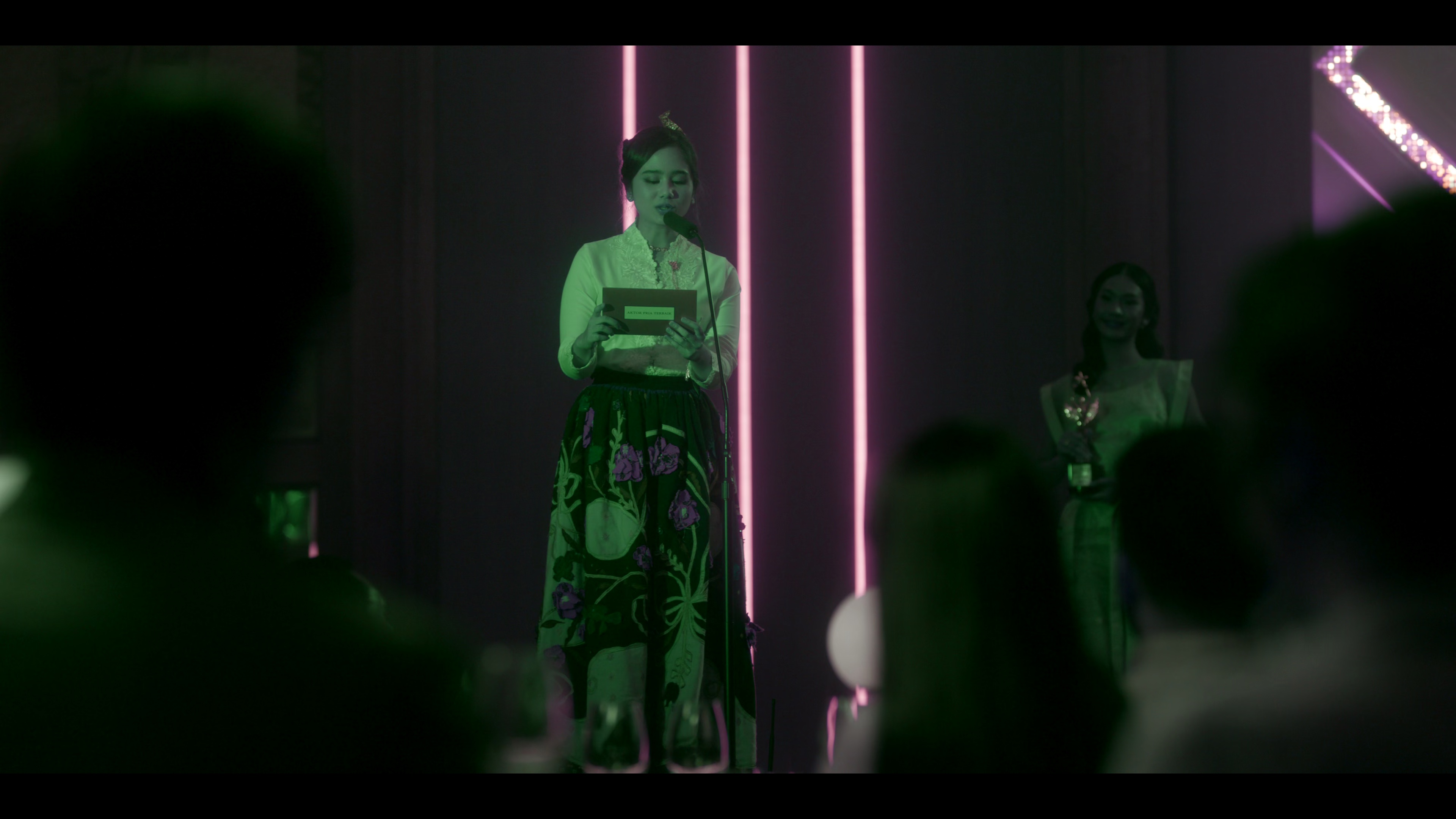 忘我星途 [简繁英字幕].Lost.in.the.Spotlight.2025.2160p.NF.WEB-DL.DDP5.1.Atmos.HDR.H.265-PandaQT 15.29GB-7.png