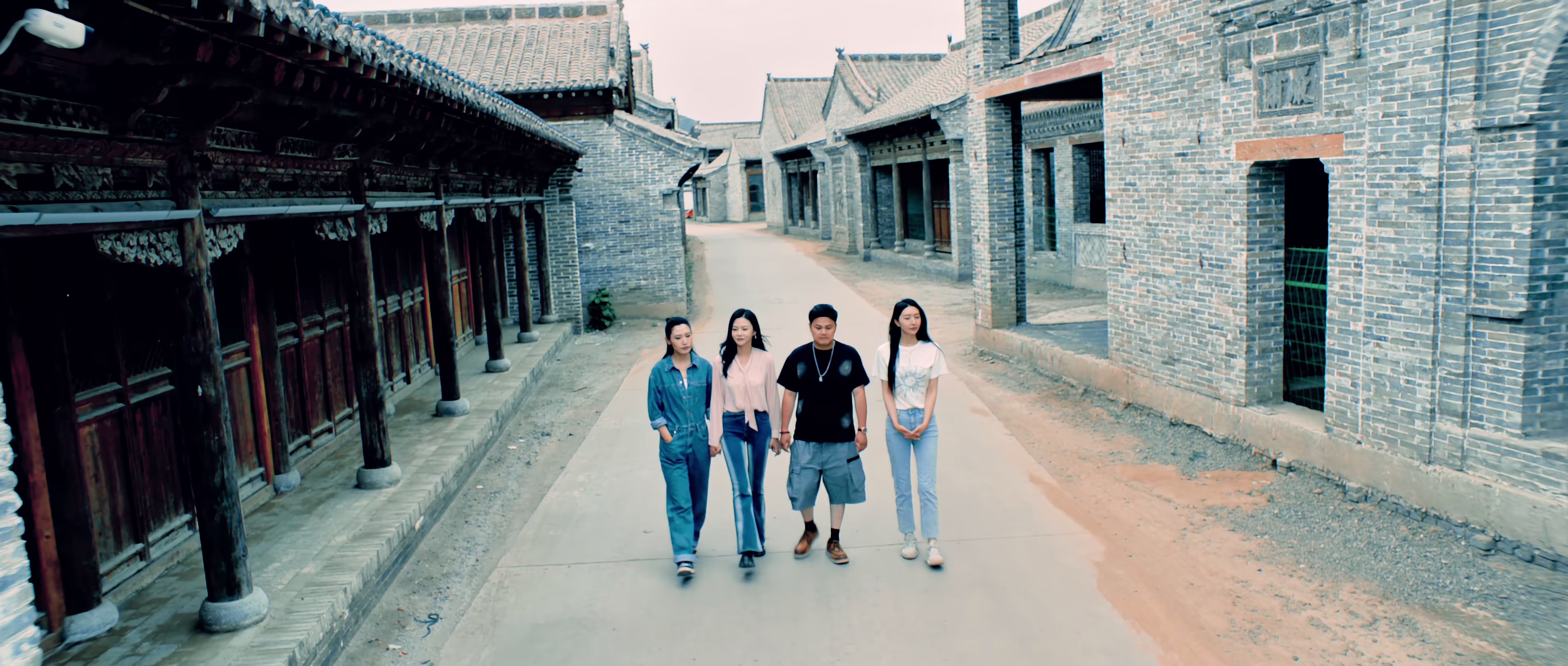 开着我的房车去旅行 [国语配音/中文字幕].DRIVE.MY.CAR.2025.2160p.WEB-DL.H265.AAC-QuickIO 2.64GB-3.png