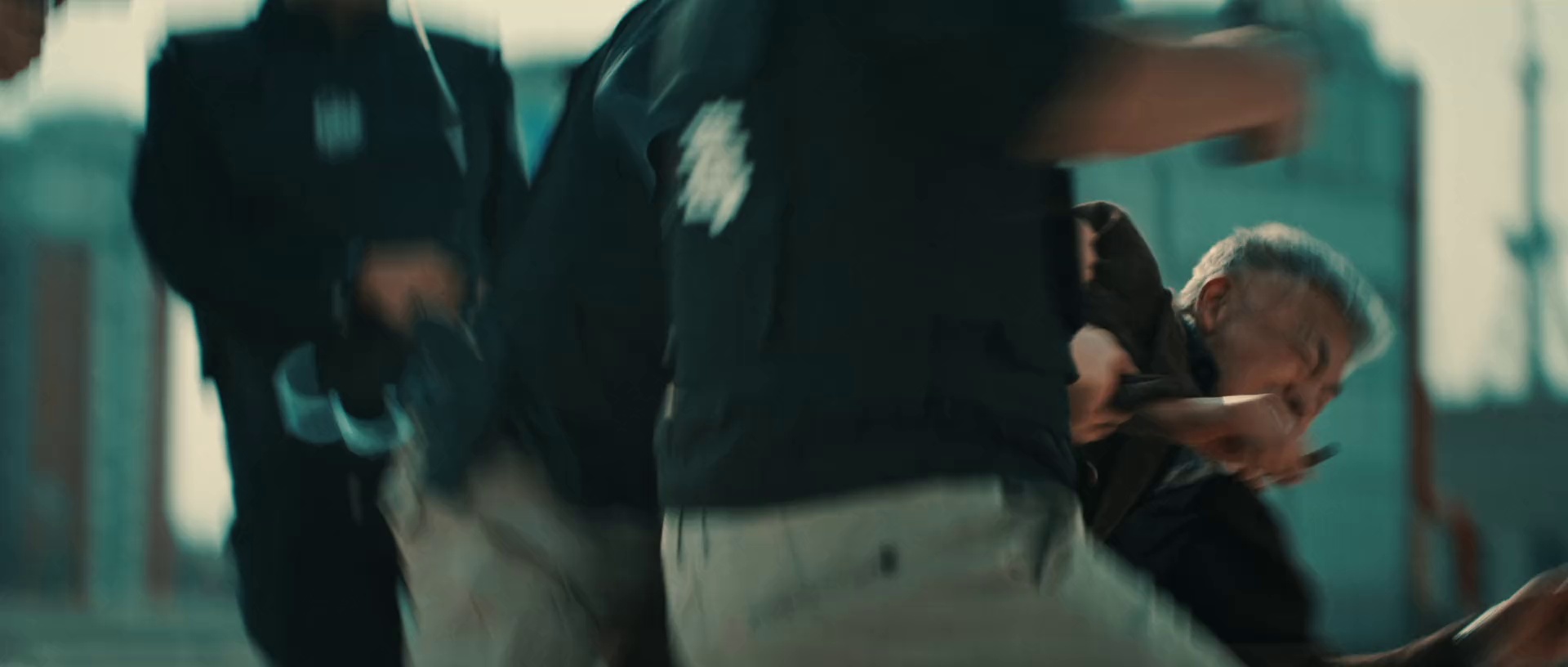 突袭 [国语配音/中文字幕].The.Raid.2025.1080p.WEB-DL.H264.AAC-QuickIO 1.10GB-7.png