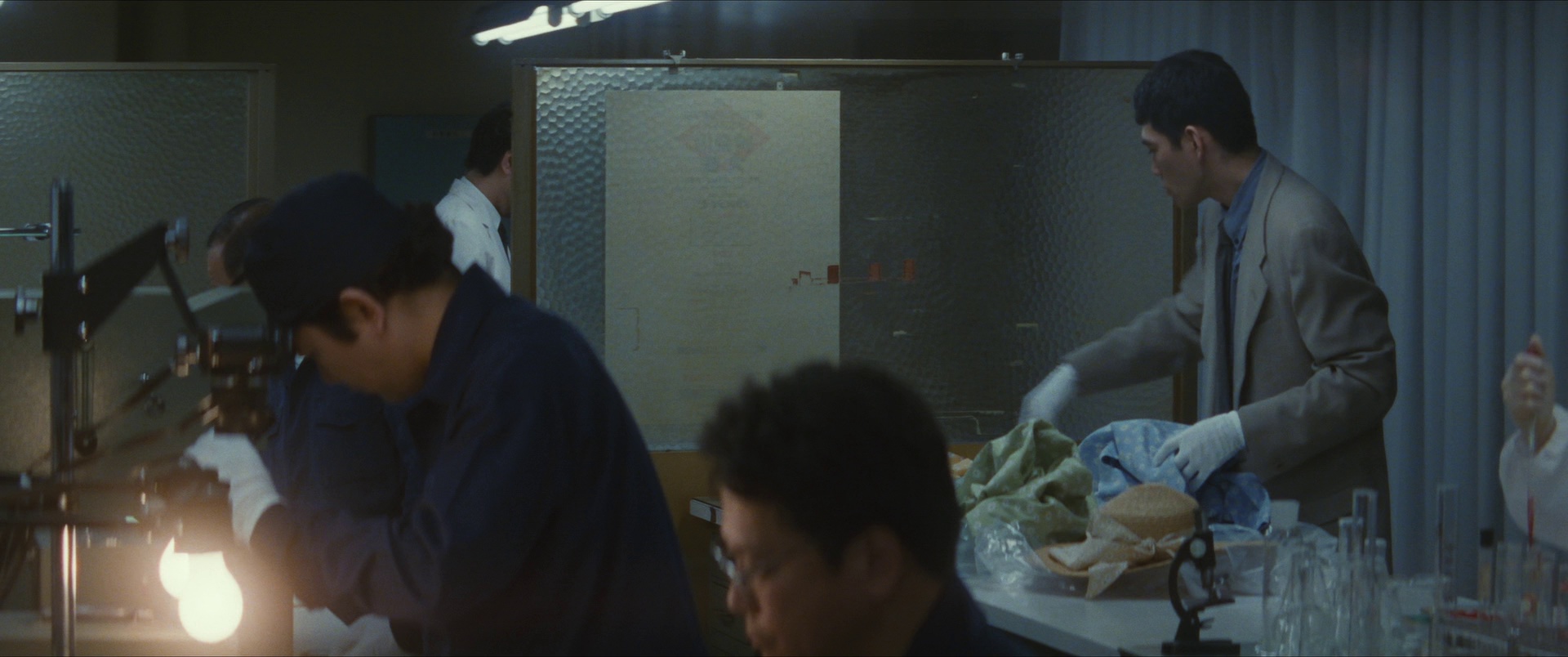 陷阱 [简繁英字幕].The.Trap.1996.1080p.BluRay.x264.FLAC.2.0-QuickIO 8.40GB-2.png