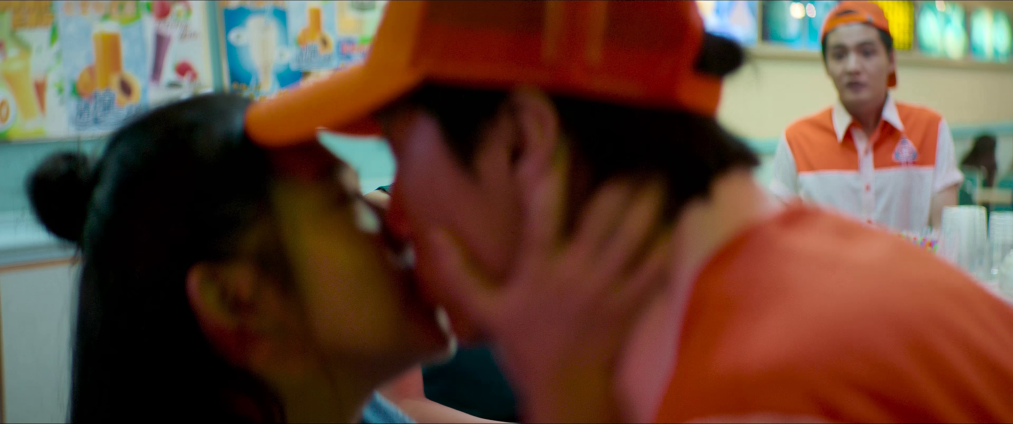 不能流泪的悲伤 [无字片源].Behind.the.Blue.Eyes.2023.2160p.WEB-DL.H265.AAC-QuickIO 3.66GB-4.png