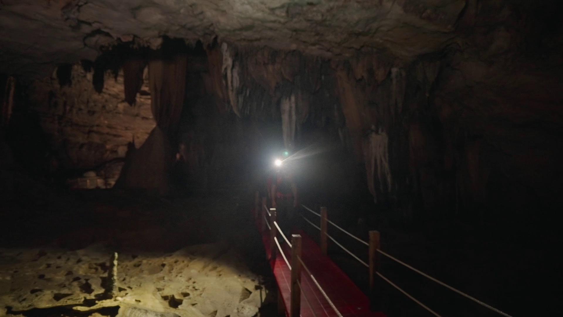 寻找最美目的地：秘境贵州 [简繁英字幕].2024.1080p.DSNP.WEB-DL.DDP.5.1.H.264-DreamHD 2.32GB-3.png