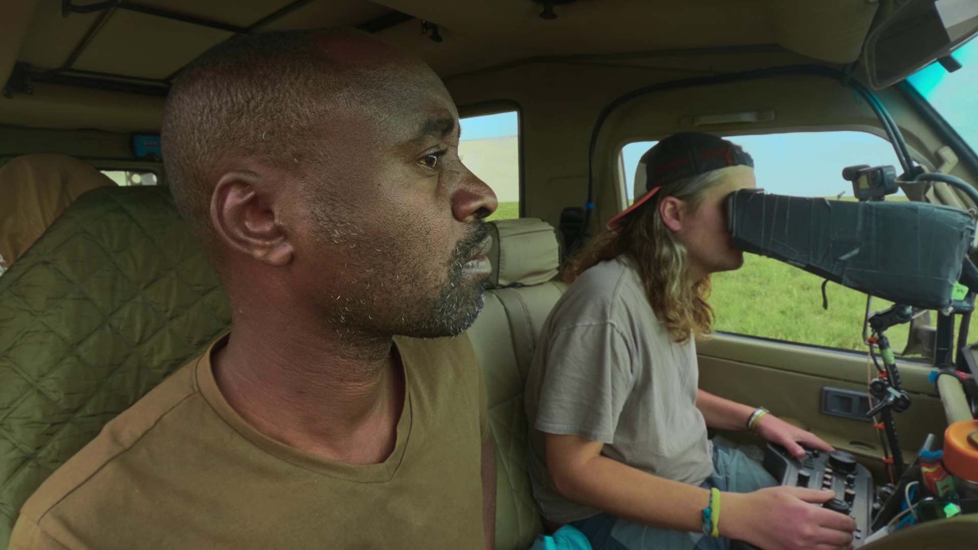 摄影师贝尔蒂与鲨鱼零距离 [简繁英字幕].2026.2160p.DSNP.WEB-DL.DDP.5.1.HDR10.H.265-DreamHD 4.93GB-5.png