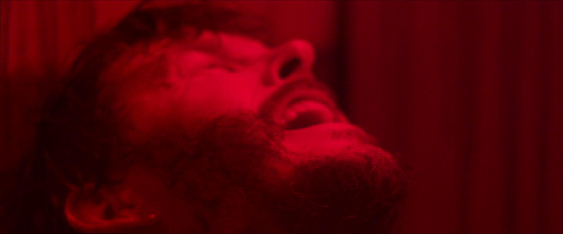 荣耀 [无字片源].Glorious.2022.1080p.AMZN.WEB-DL.x264.DDP2.0-QuickIO 3.30GB-7.png