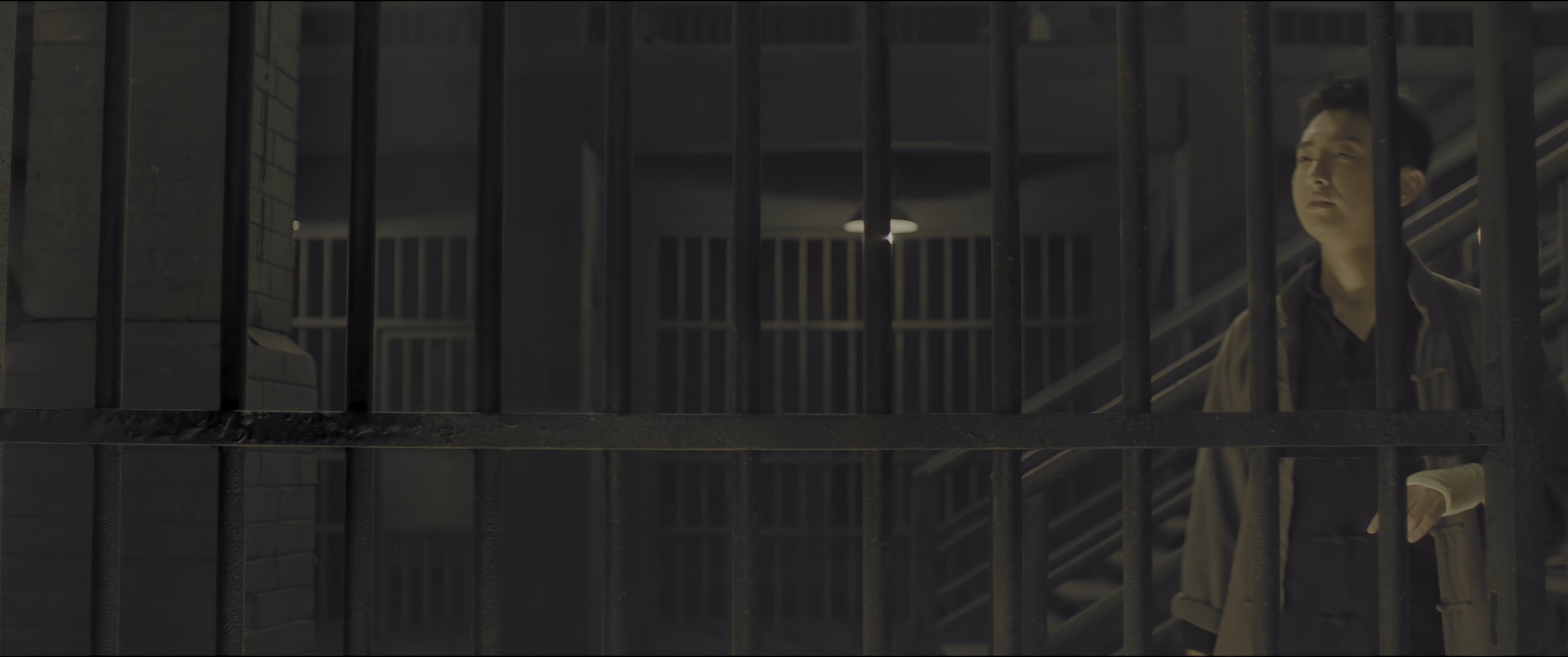 册杀 [国语配音/中文字幕].Threads.of.the.Game.2025.2160p.WEB-DL.H265.HDR.DDP5.1-QuickIO 3.98GB-5.png