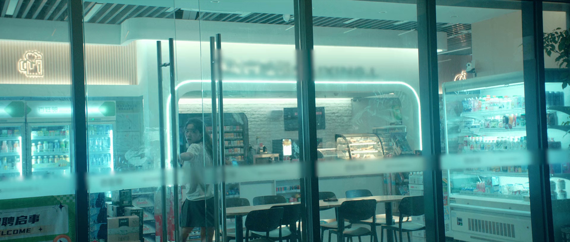 背后有人 [国语配音/中文字幕].Behind.You.2025.1080p.WEB-DL.H264.AAC-QuickIO 1.43GB-6.png