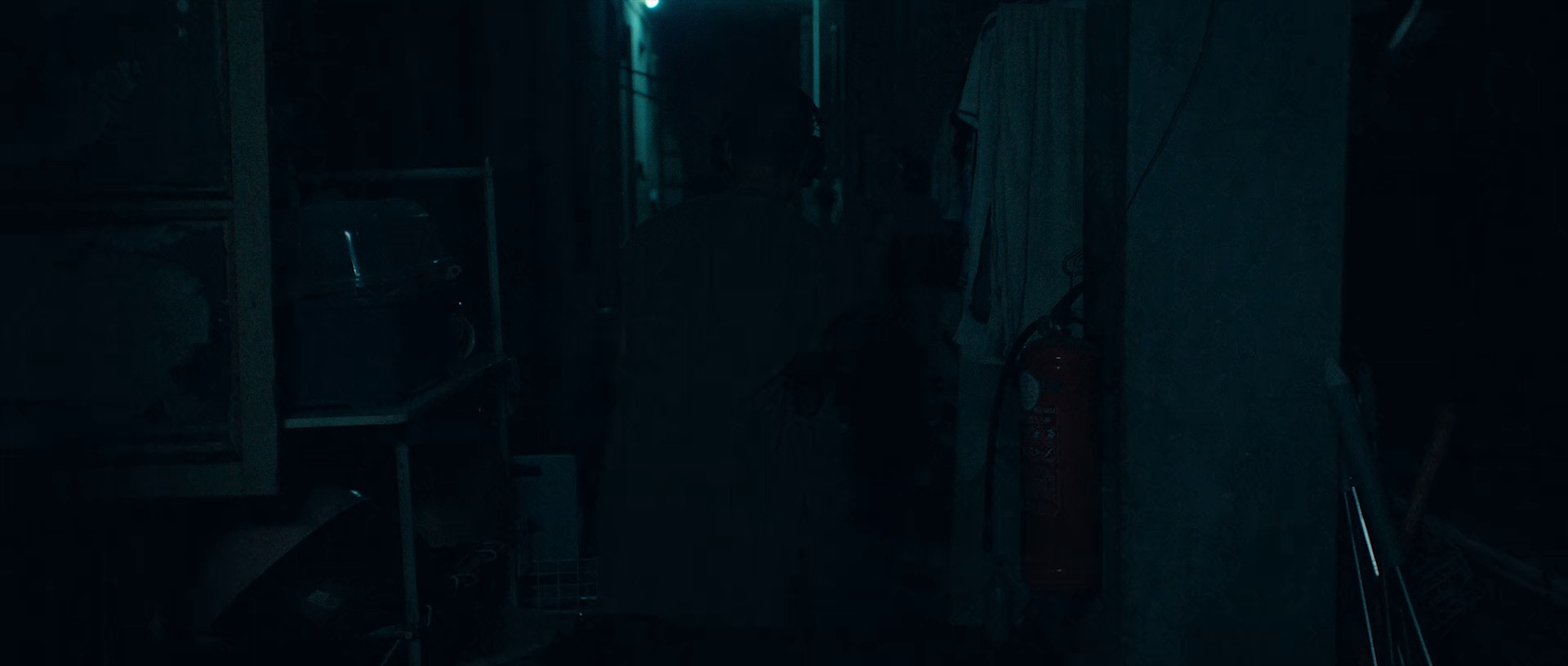 背后有人 [国语配音/中文字幕].Behind.You.2025.2160p.WEB-DL.H265.HDR.AAC-QuickIO 5.00GB-5.png