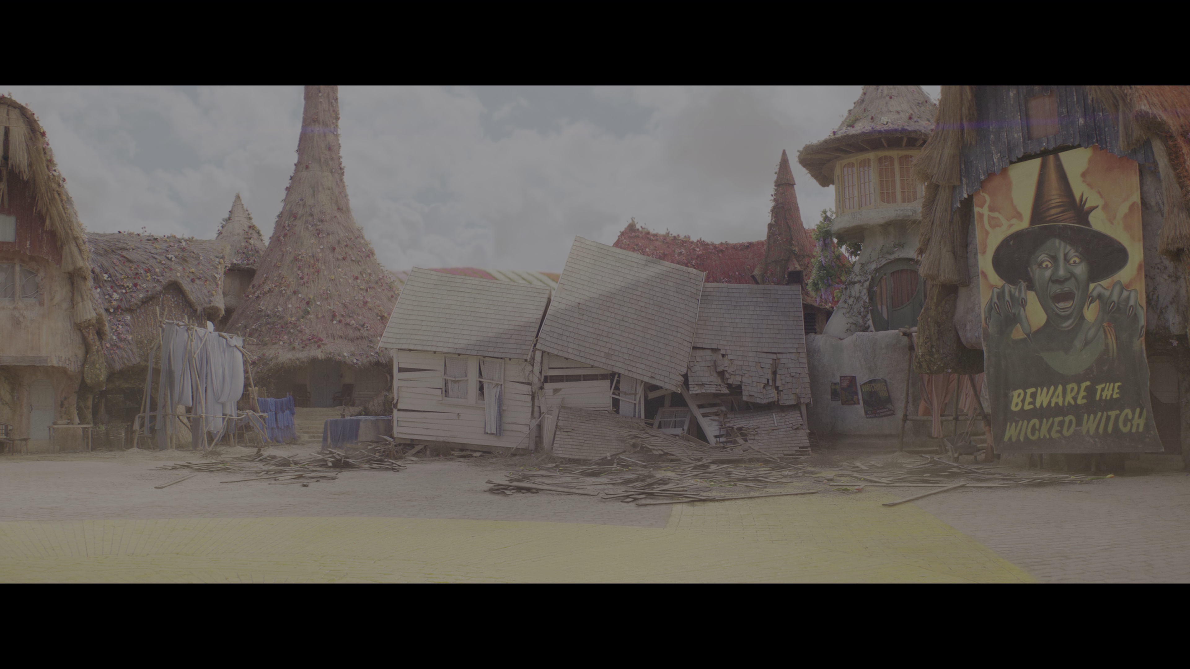 魔法坏女巫2 [简繁英字幕].Wicked.For.Good.2025.2160p.MA.WEB-DL.H.265.DDP5.1.Atmos-QuickIO 24.75GB-5.png