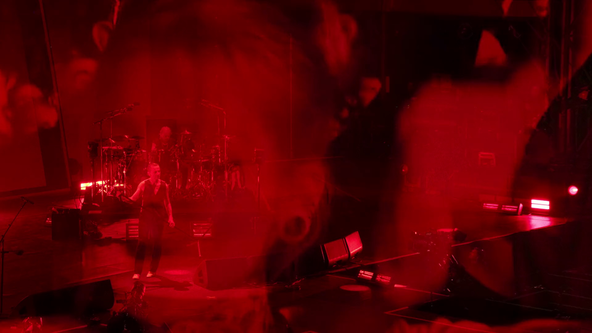 Depeche.Mode.M [中文字幕].Depeche.Mode.M.2025.1080p.NF.WEB-DL.DDP5.1.H264-PandaQT 5.50GB-5.png