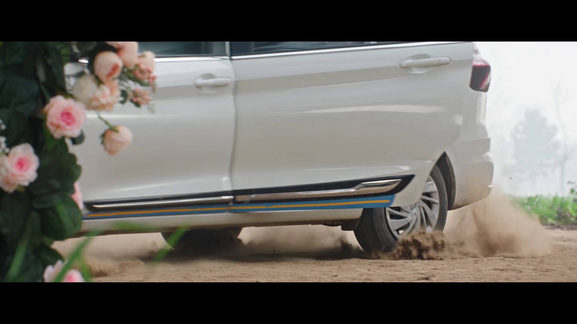 给我你的爱2 [无字片源].De.De.Pyaar.De.2.2025.1080p.NF.WEB-DL.DDP.5.1.Atmos.H.264-DreamHD 5.86GB-7.png