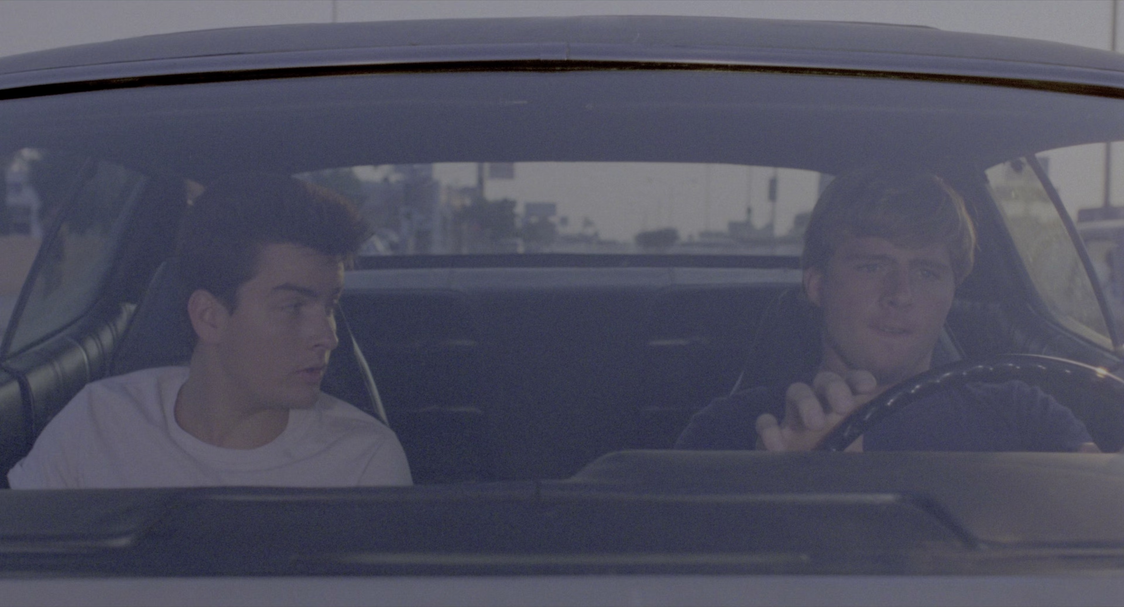 邻家男孩 [简繁英字幕].The.Boys.Next.Door.1985.2160p.UHD.BluRay.HDR.x265.10bit.DTS-HD.MA.5.1-ParkHD 18.63GB-3.png