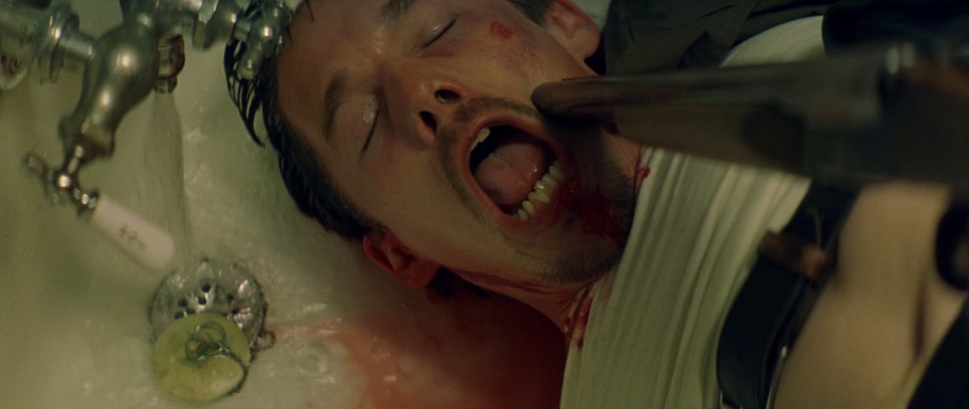 训练日 [简繁英字幕].Training.Day.2001.1080p.BluRay.x265.10bit.DD.5.1-QuickIO 4.84GB-6.png