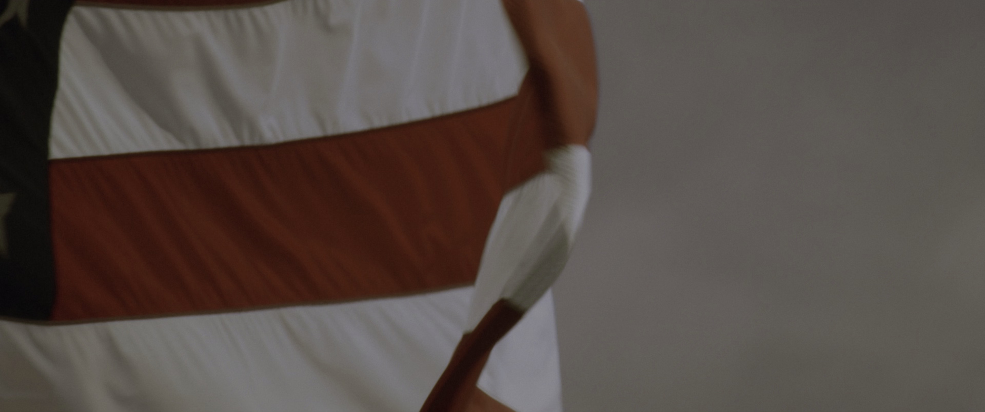 铜斑蛇 [中文字幕].Safe.House.2025.2160p.UHD.BluRay.HDR.x265.10bit.DTS-HD.MA.5.1-ParkHD 16.37GB-4.png