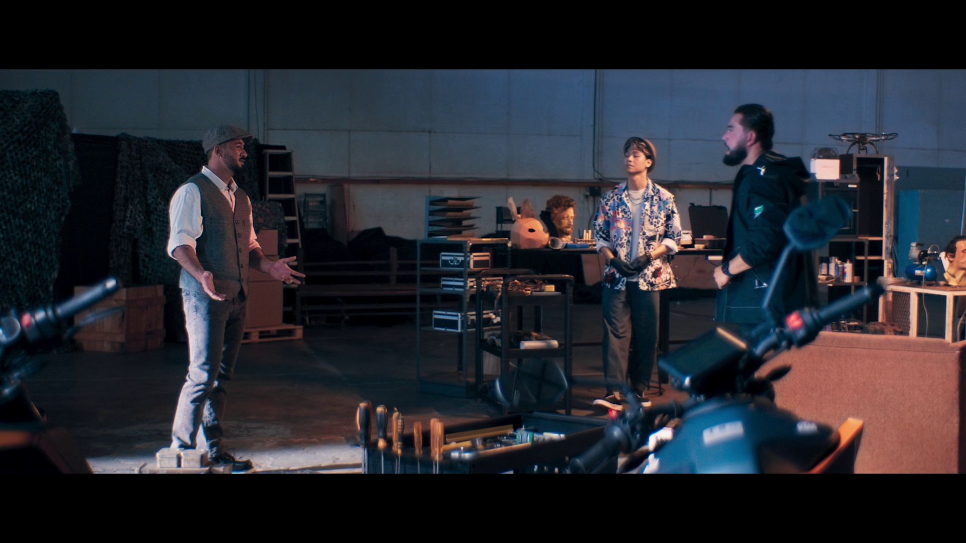 惊爆魔盗团 [中文字幕].Magik.Rompak.2025.1080p.NF.WEB-DL.DDP5.1.H264-PandaQT 5.24GB-4.png