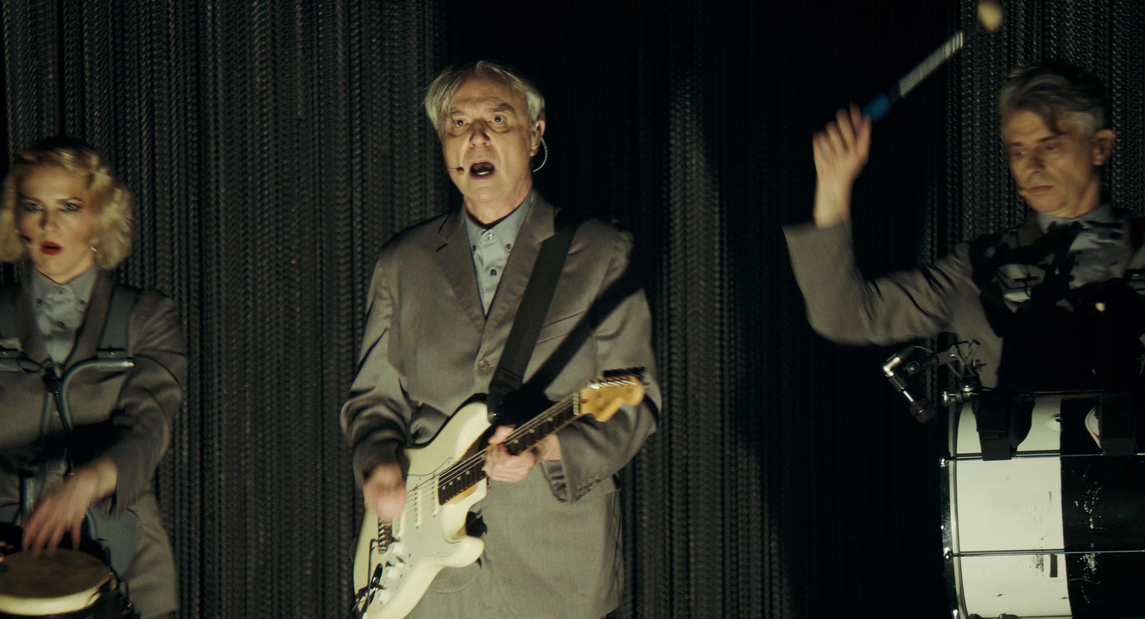 大卫·伯恩的美国乌托邦 [简繁英字幕].2020.2160p.UHD.BluRay.x265.10bit.DTS-HD.MA.5.1-ParkHD 23.37GB-6.png