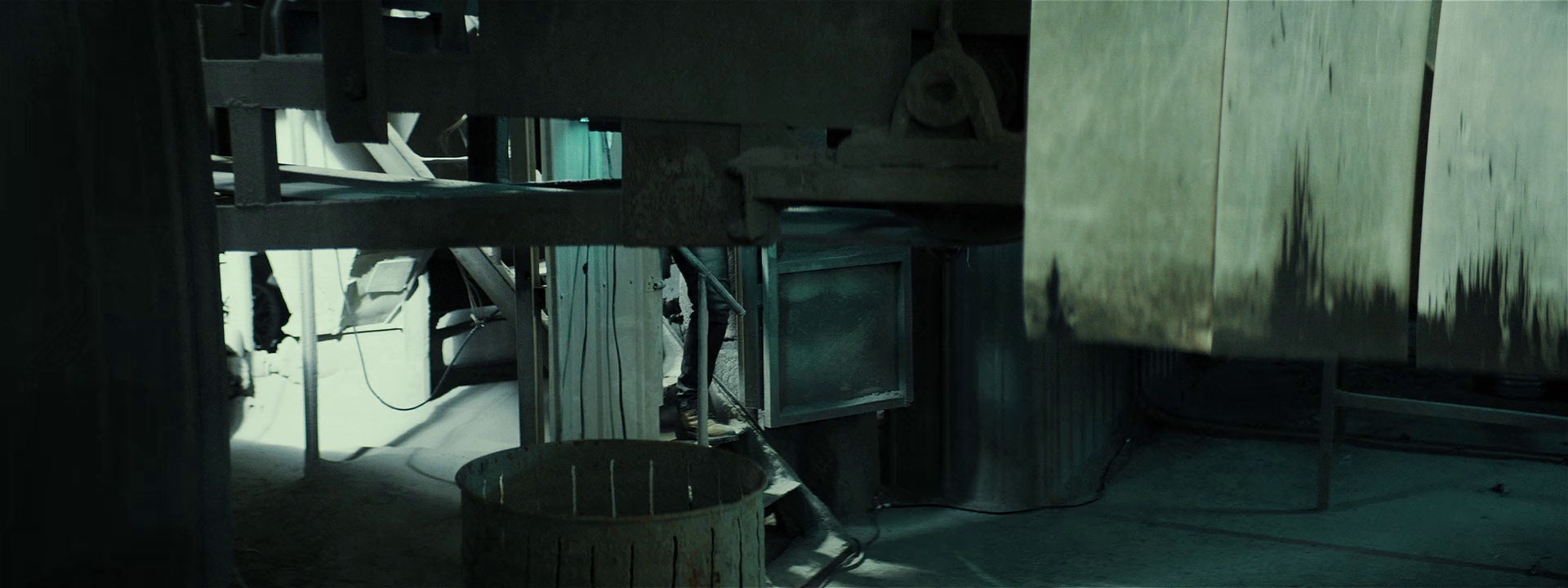 猎战狂徒 [国语配音/中文字幕].Fist.To.Fist.2026.1080p.WEB-DL.H264.AAC-QuickIO 1.34GB-7.png