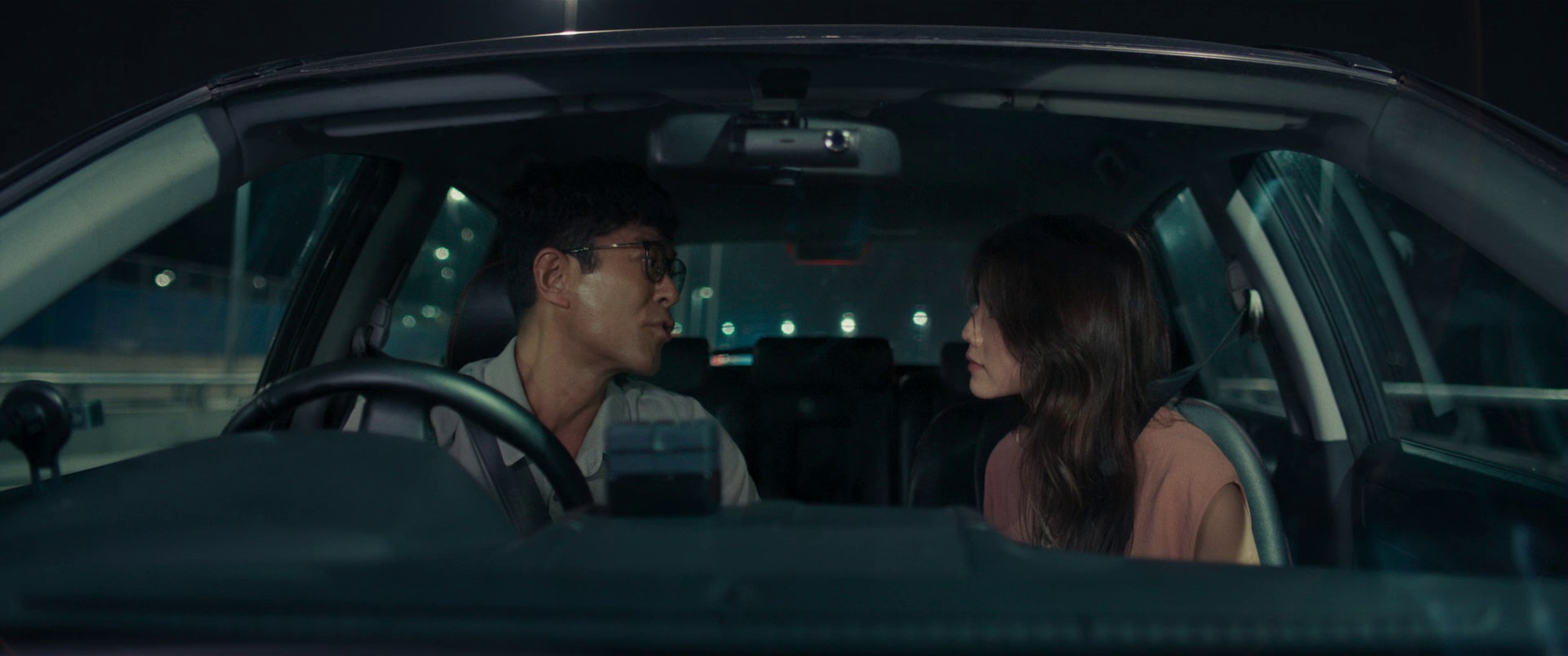 私家侦探 [国粤多音轨/中文字幕].Behind.The.Shadows.2025.1080p.BluRay.x264.TrueHD.5.1-ParkHD 10.20GB-3.png