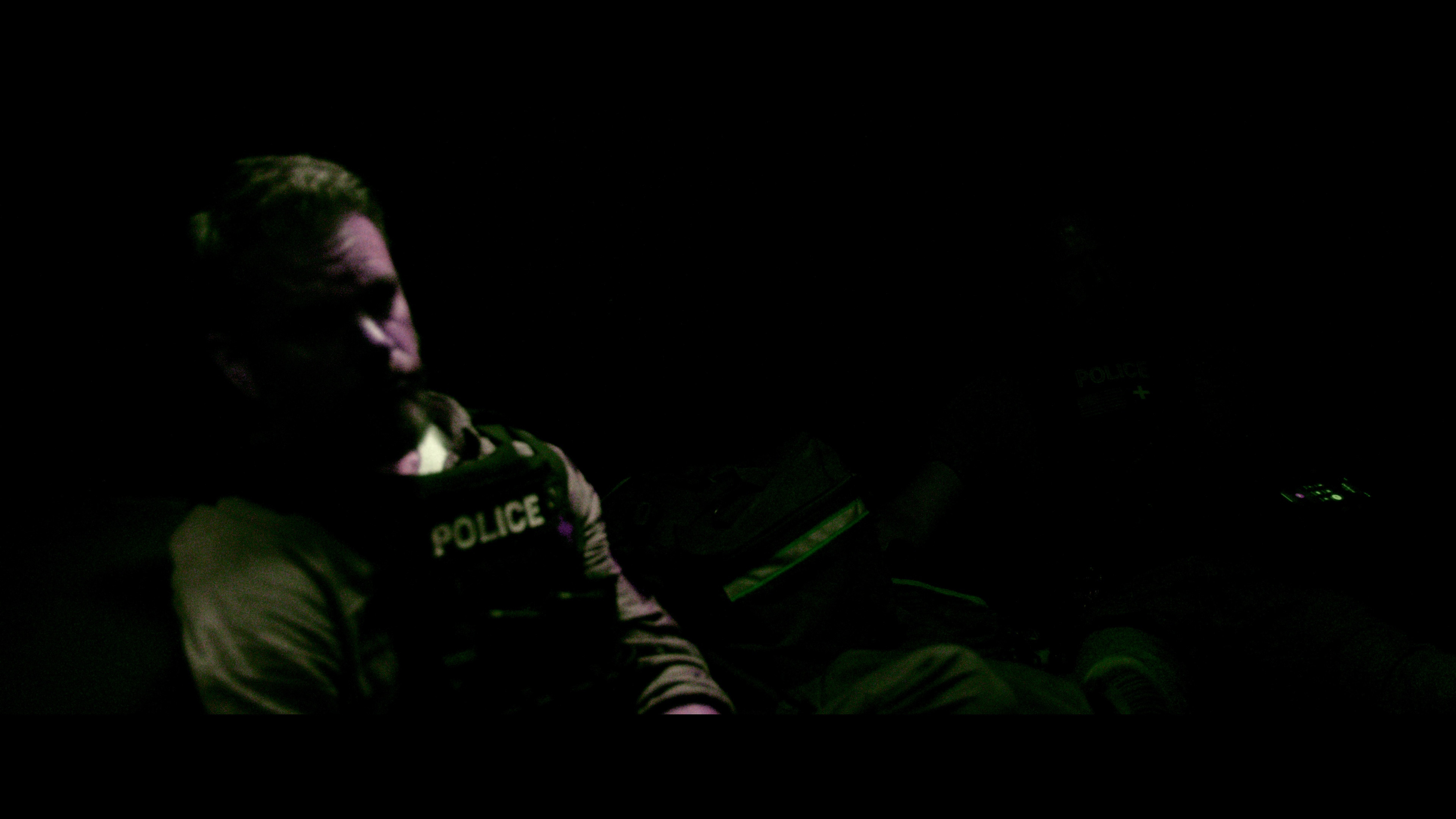 全信没收 [简繁英字幕].The.Rip.2026.2160p.NF.WEB-DL.DDP.5.1.Atmos.H.265-DreamHD 14.44GB-6.png